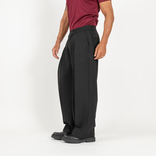 Pantalone con pinces frontali - Nero