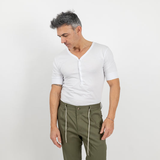 T-shirt scollo a V con bottoncini - Bianco