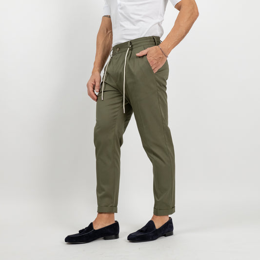 Pantalón de gabardina con espalda elástica - Verde Militar