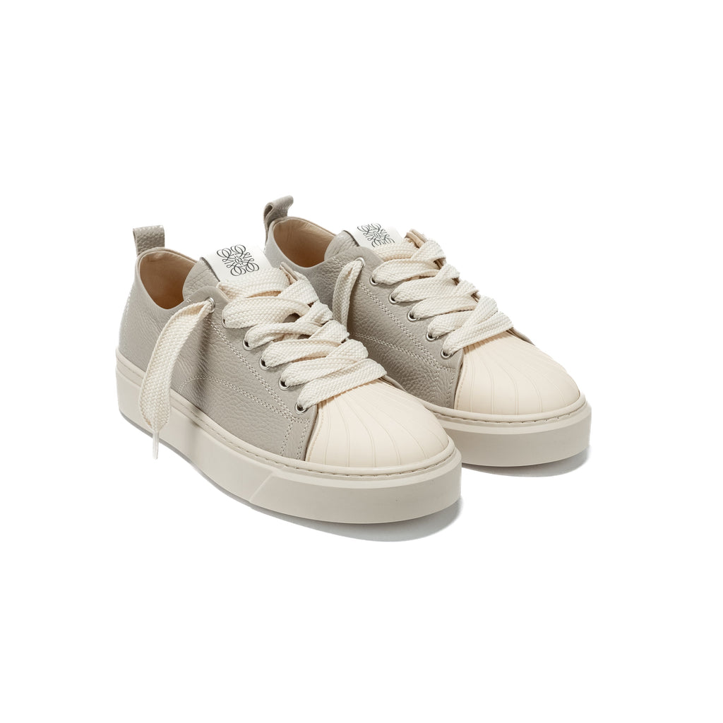 Sneaker Bassa in Pelle Bottolata con Punta in Gomma – Grigio Perla