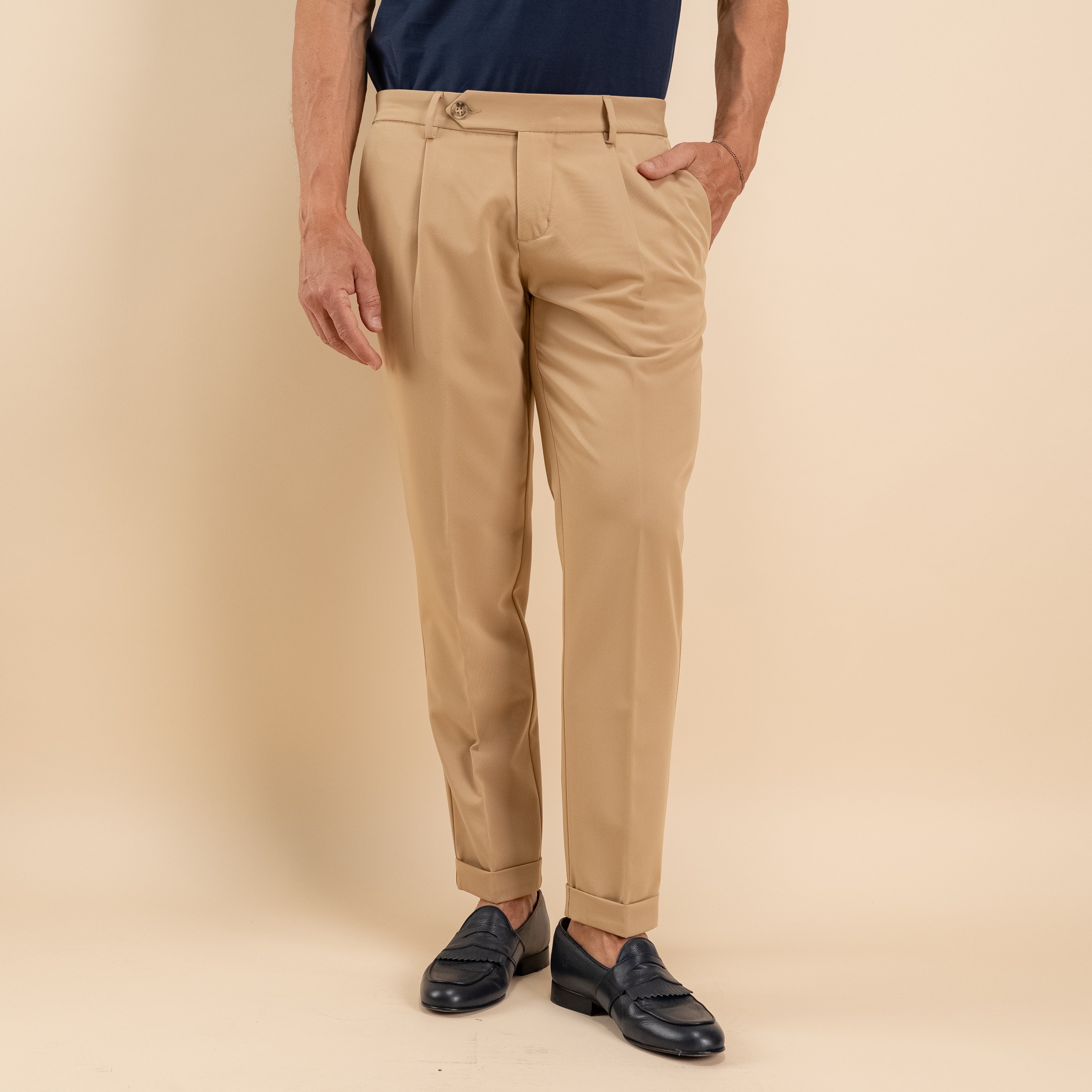 Pantalone slim fit con Pinces e risvolto - Biscotto