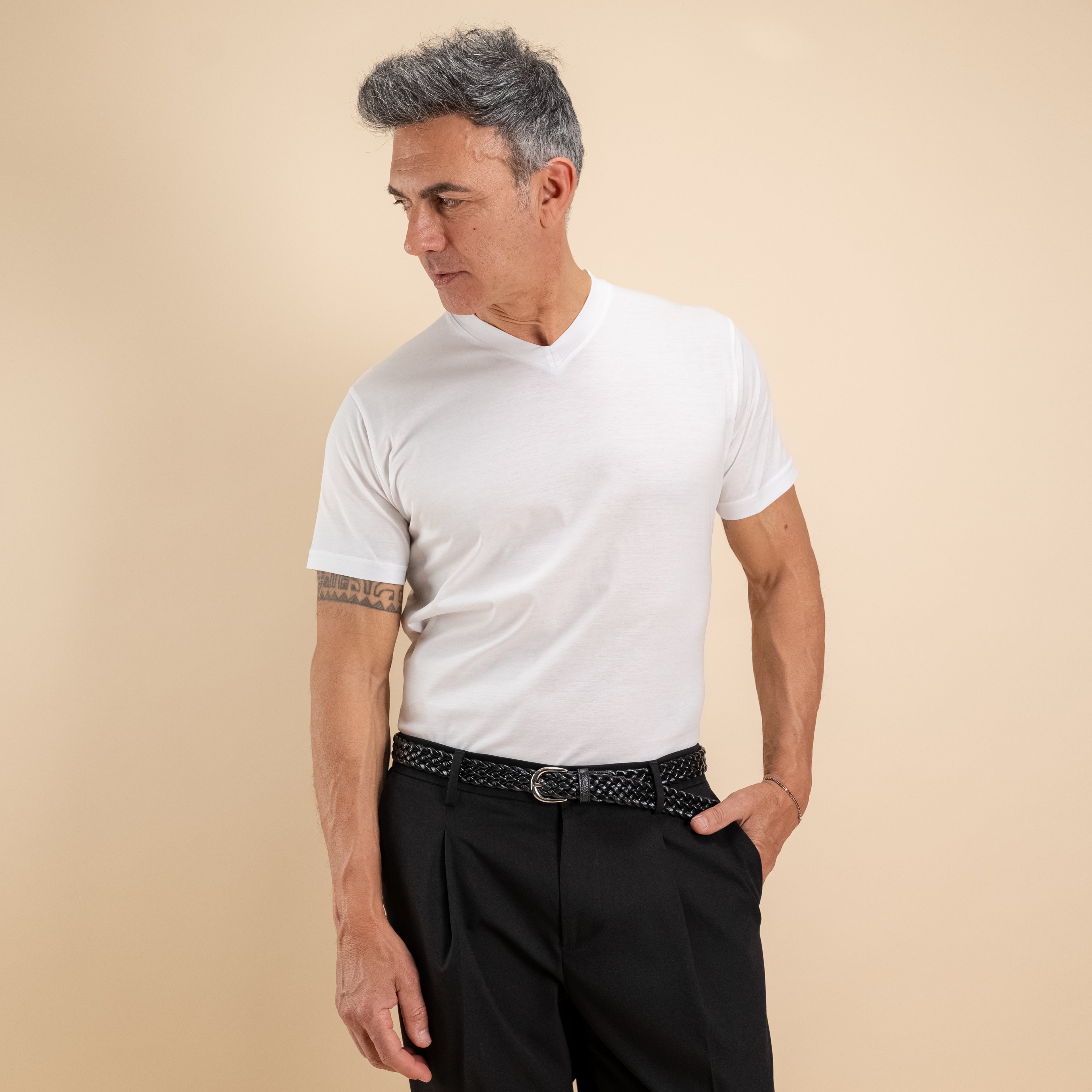 T-shirt in Filo di Scozia Scollo a punta   - Bianco