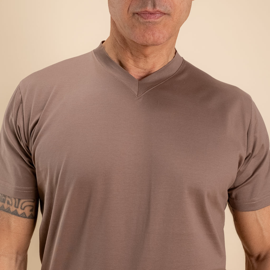 T-shirt in Filo di Scozia Scollo a punta - Fango