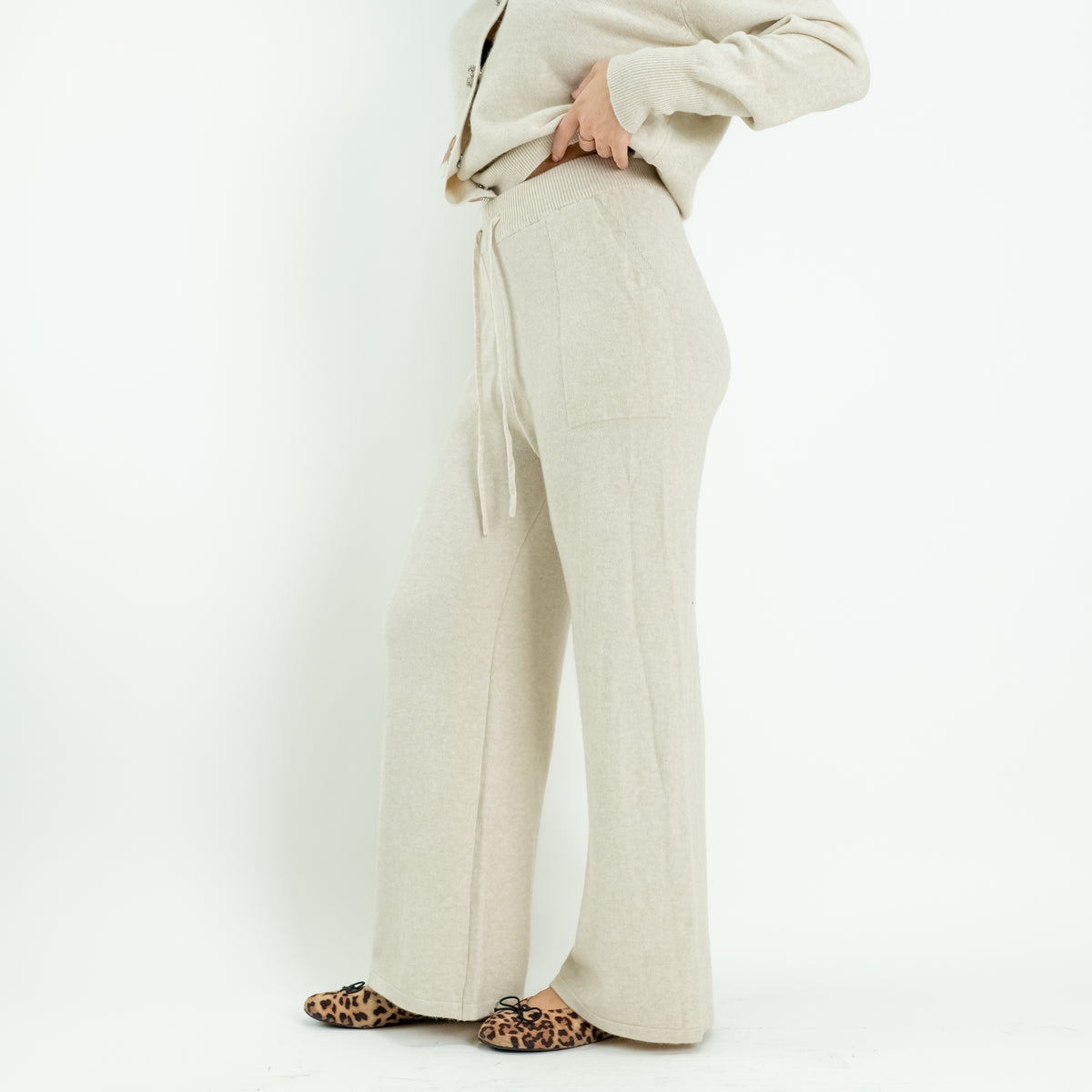 Coordinato in Maglia con Cardigan Gioiello e Pantalone Palazzo - Avorio