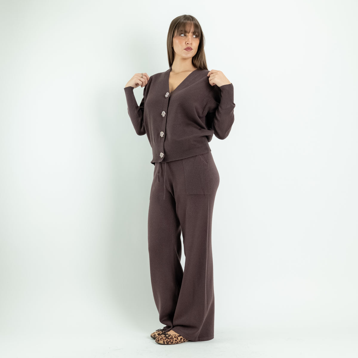 Coordinato in Maglia con Cardigan Gioiello e Pantalone Palazzo - Marrone