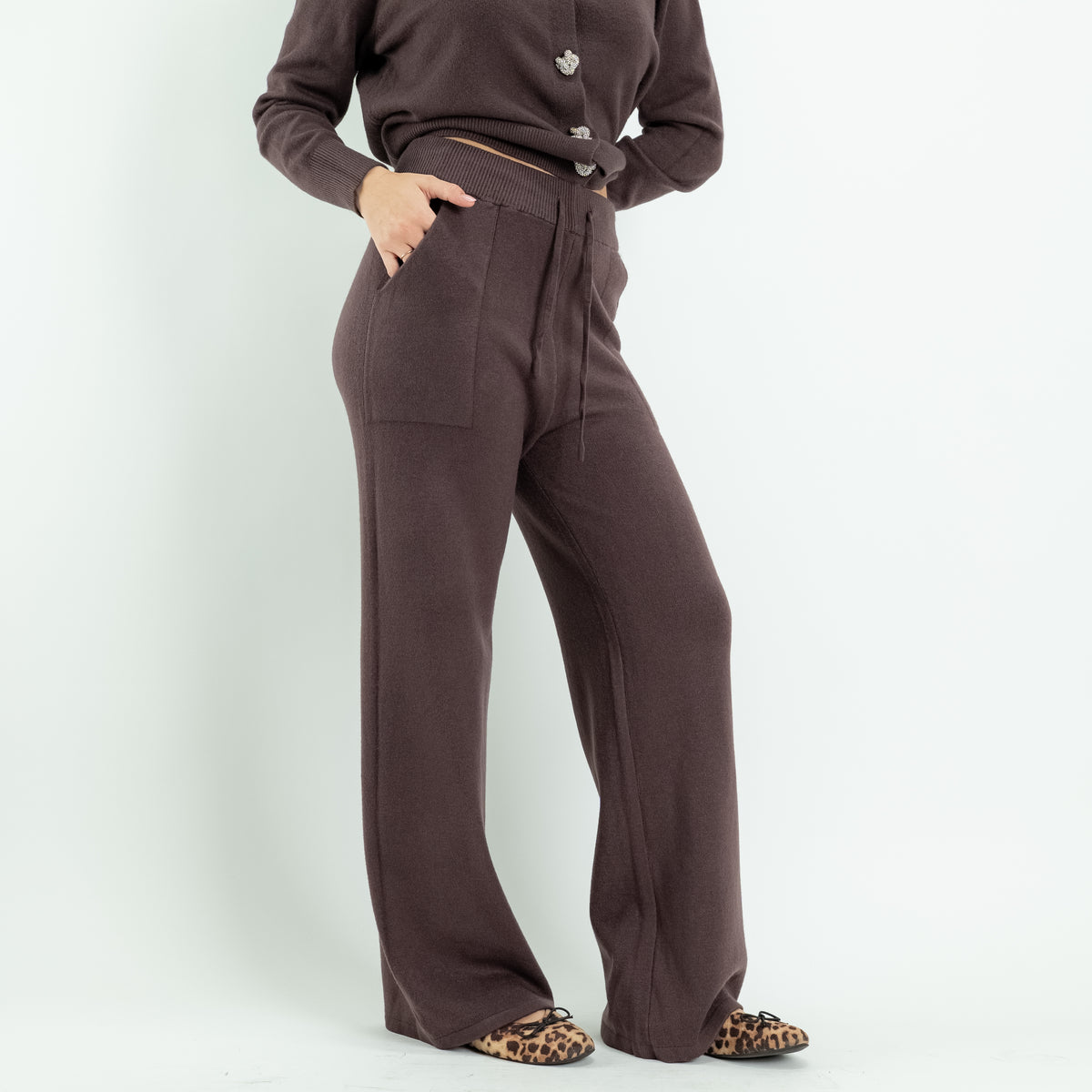Coordinato in Maglia con Cardigan Gioiello e Pantalone Palazzo - Marrone