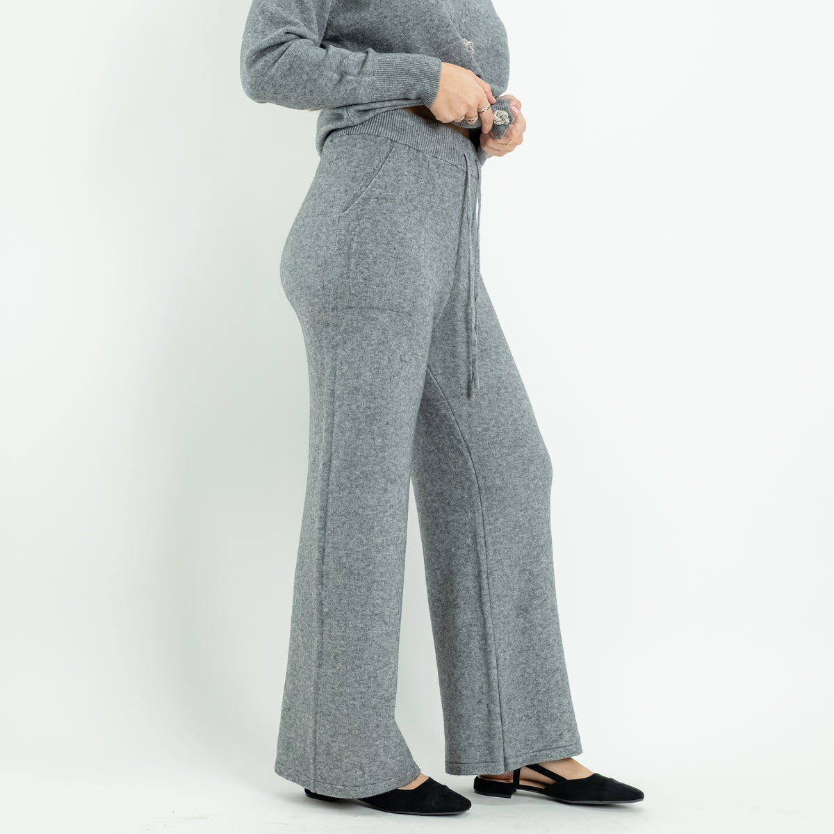 Coordinato in Maglia con Cardigan Gioiello e Pantalone Palazzo -  Grigio