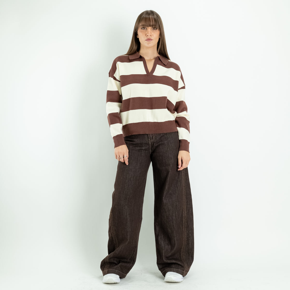 Jersey de rayas con cuello polo y escote en V - Marrón