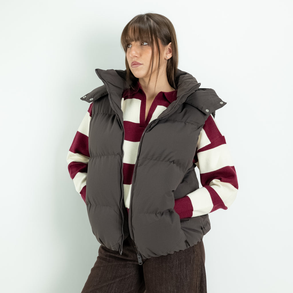 Gilet Piumino Imbottito con Cappuccio e Collo Alto - Marrone