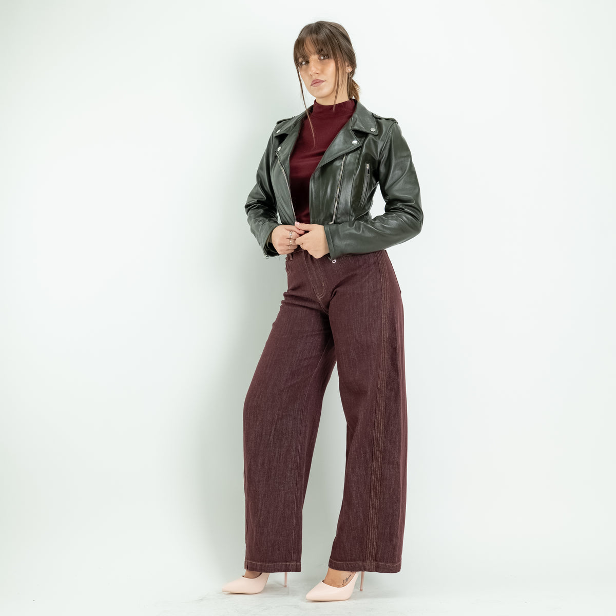 Chaqueta corta de piel auténtica para mujer - Militar