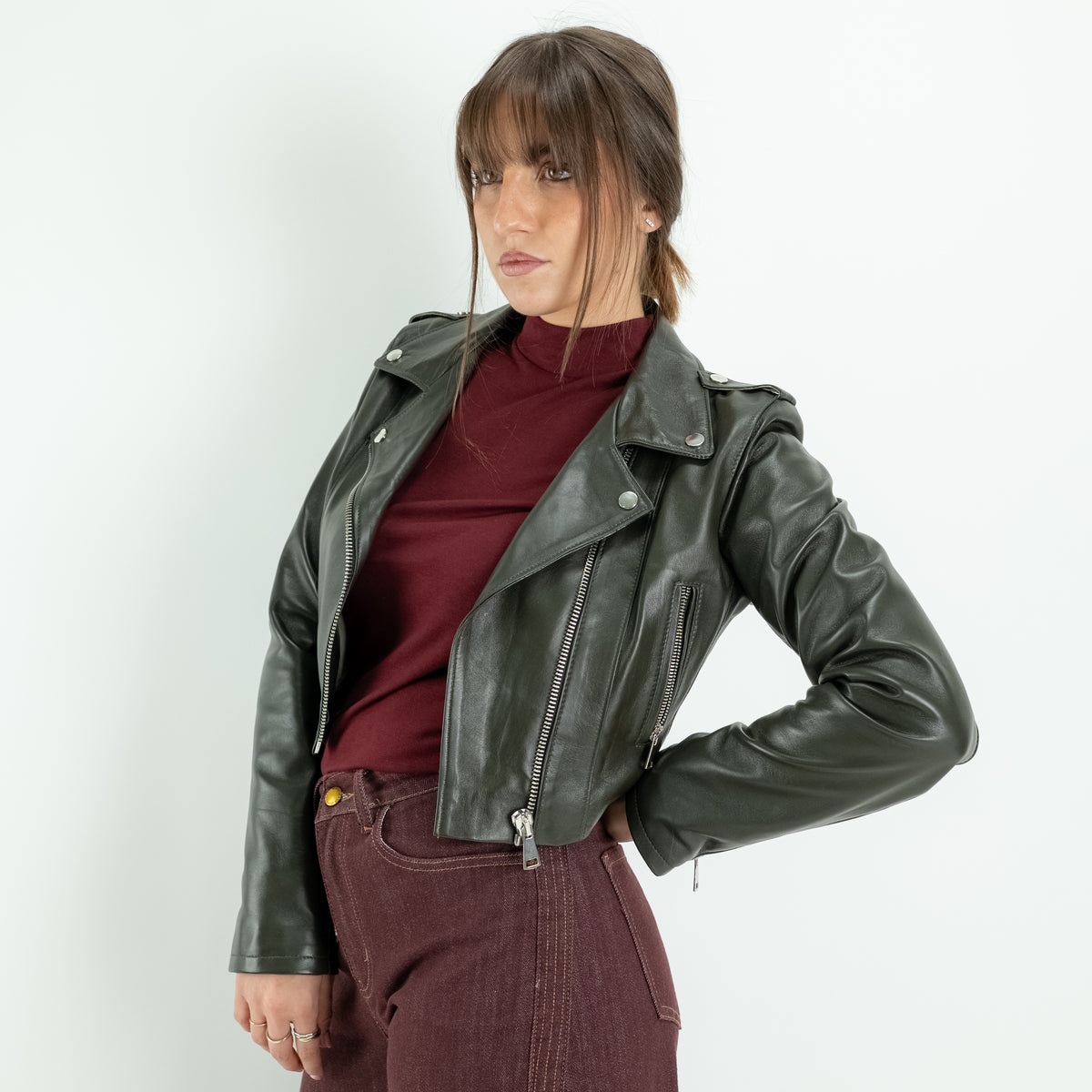 Chaqueta corta de piel auténtica para mujer - Militar