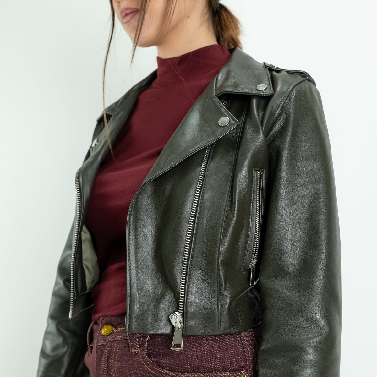 Chaqueta corta de piel auténtica para mujer - Militar