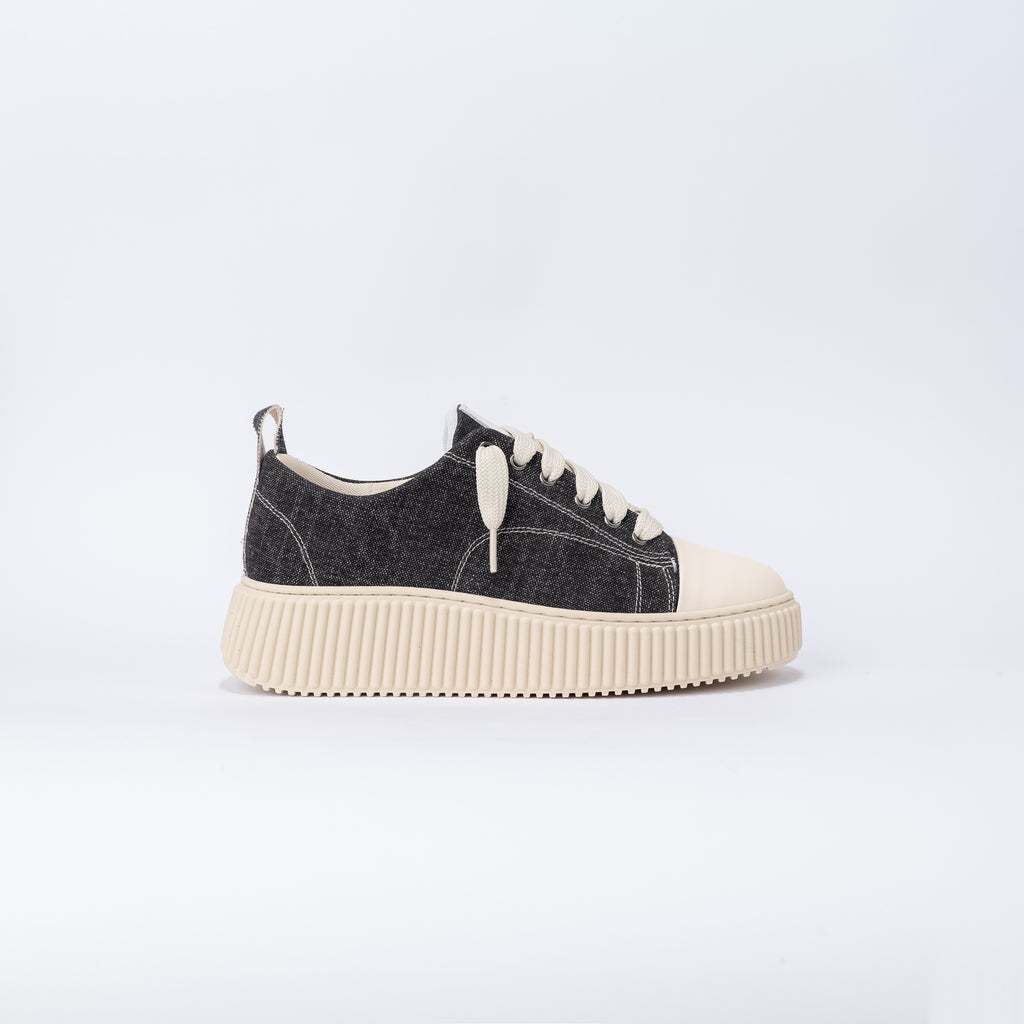 Sneaker in tela con Lacci Oversize - Nero