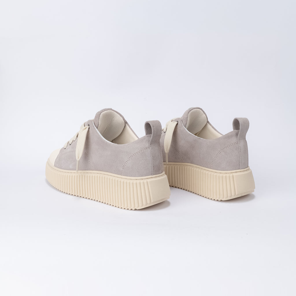 Sneaker in suede con Lacci Oversize - Perla
