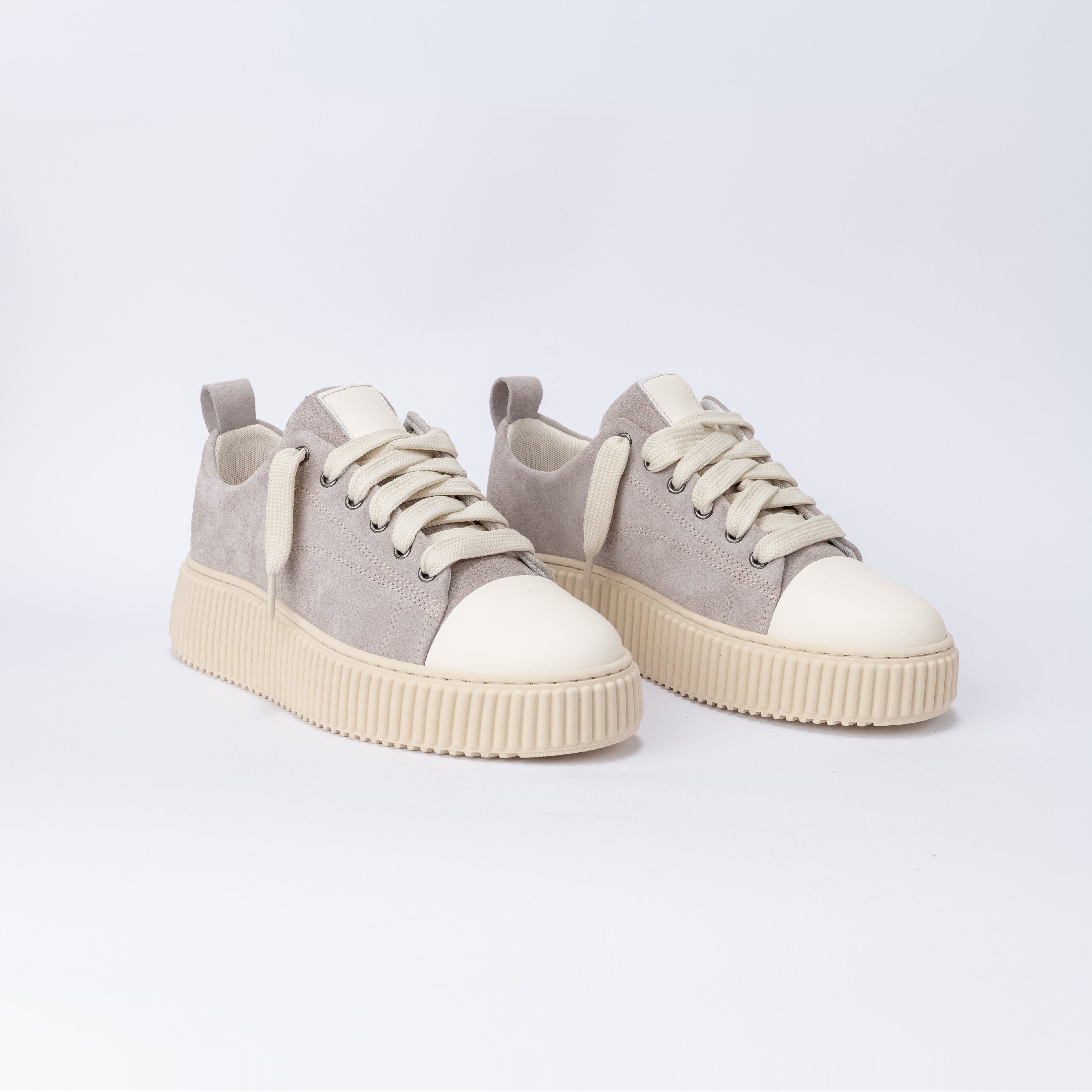 Sneaker in suede con Lacci Oversize - Perla
