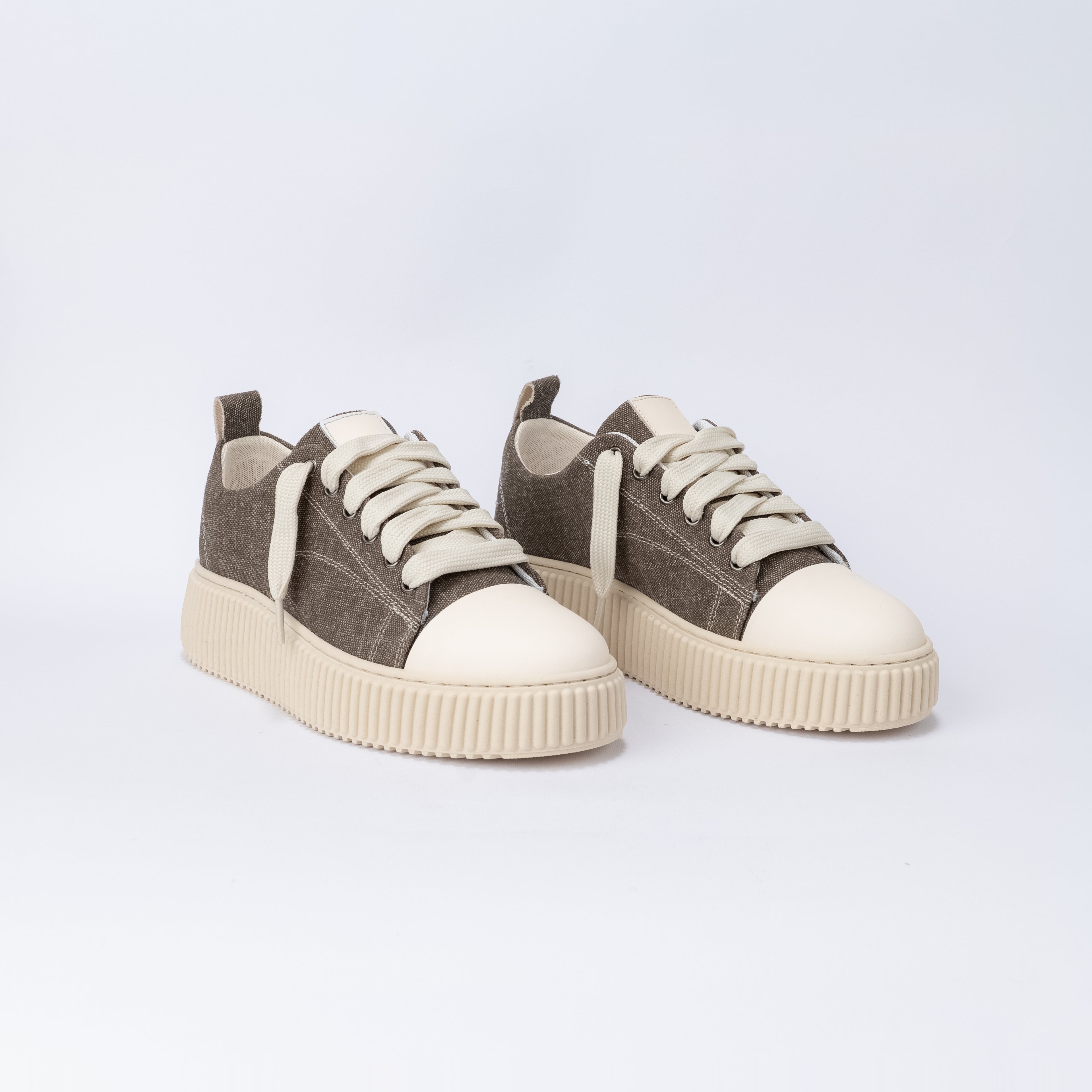 Sneaker in tela con Lacci Oversize - Tortora