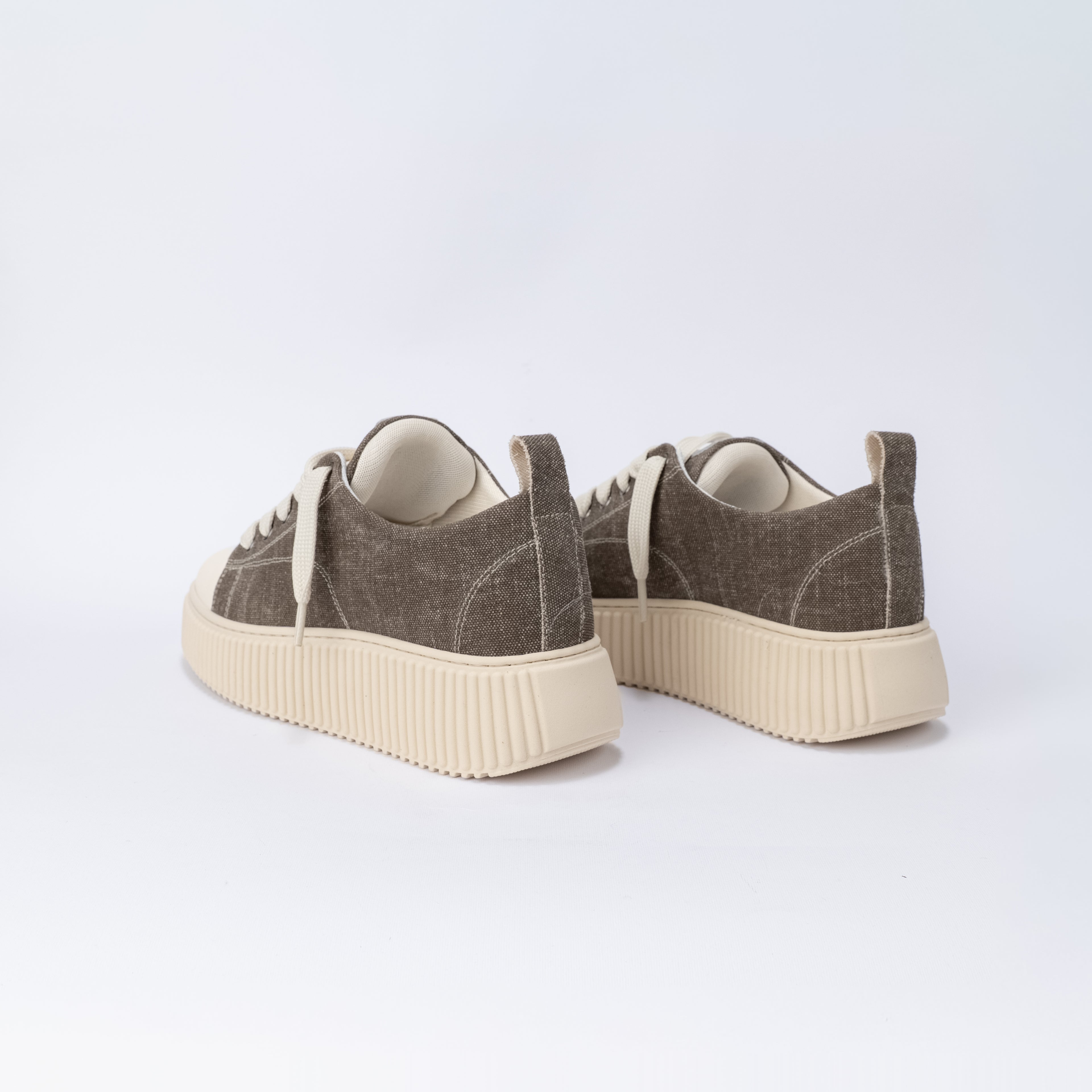 Sneaker in tela con Lacci Oversize - Tortora