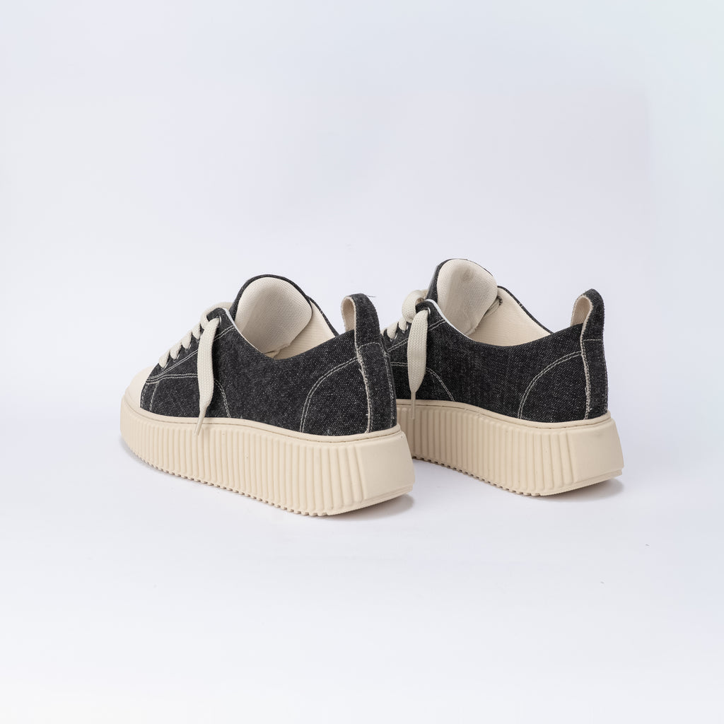 Sneaker in tela con Lacci Oversize - Nero