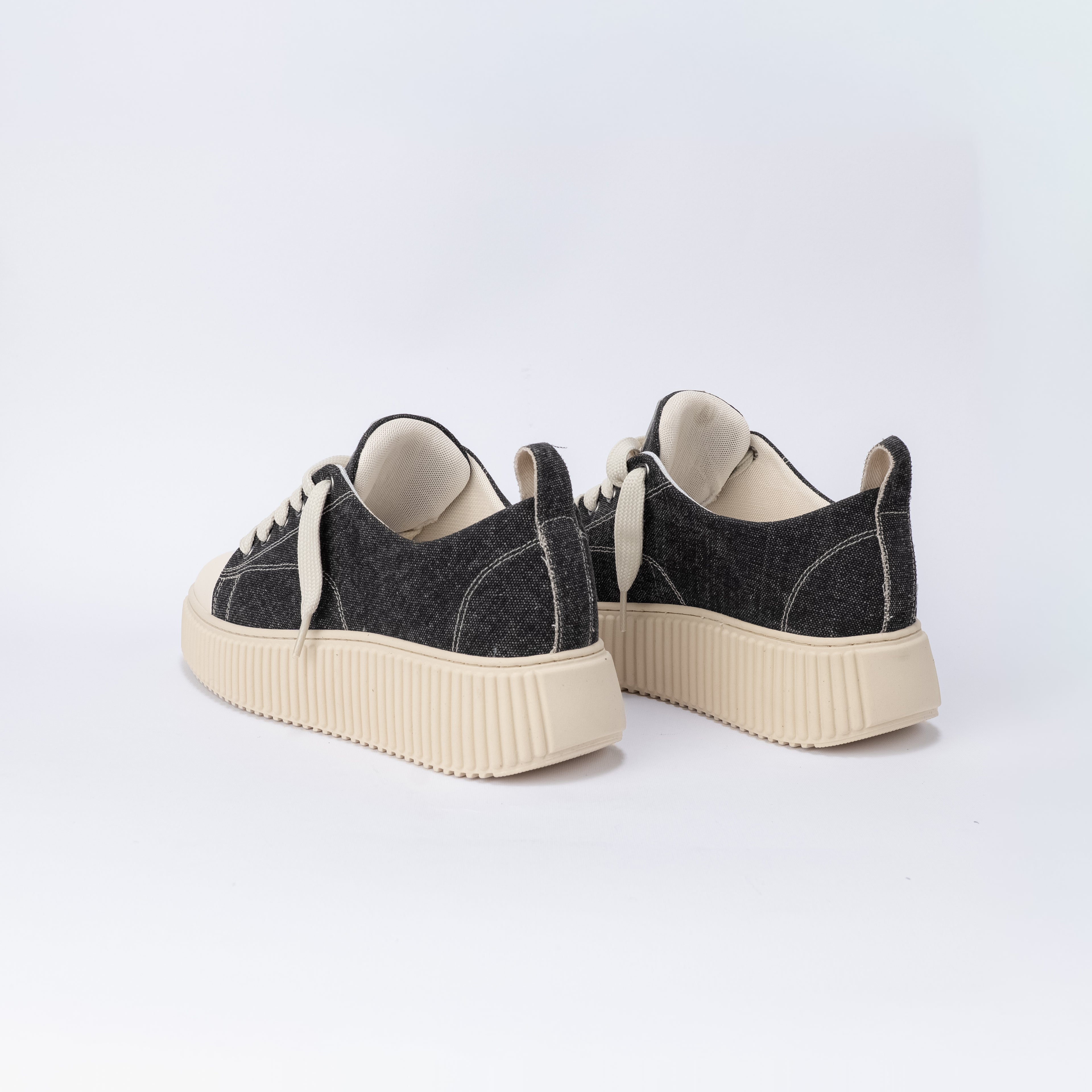 Sneaker in tela con Lacci Oversize - Nero