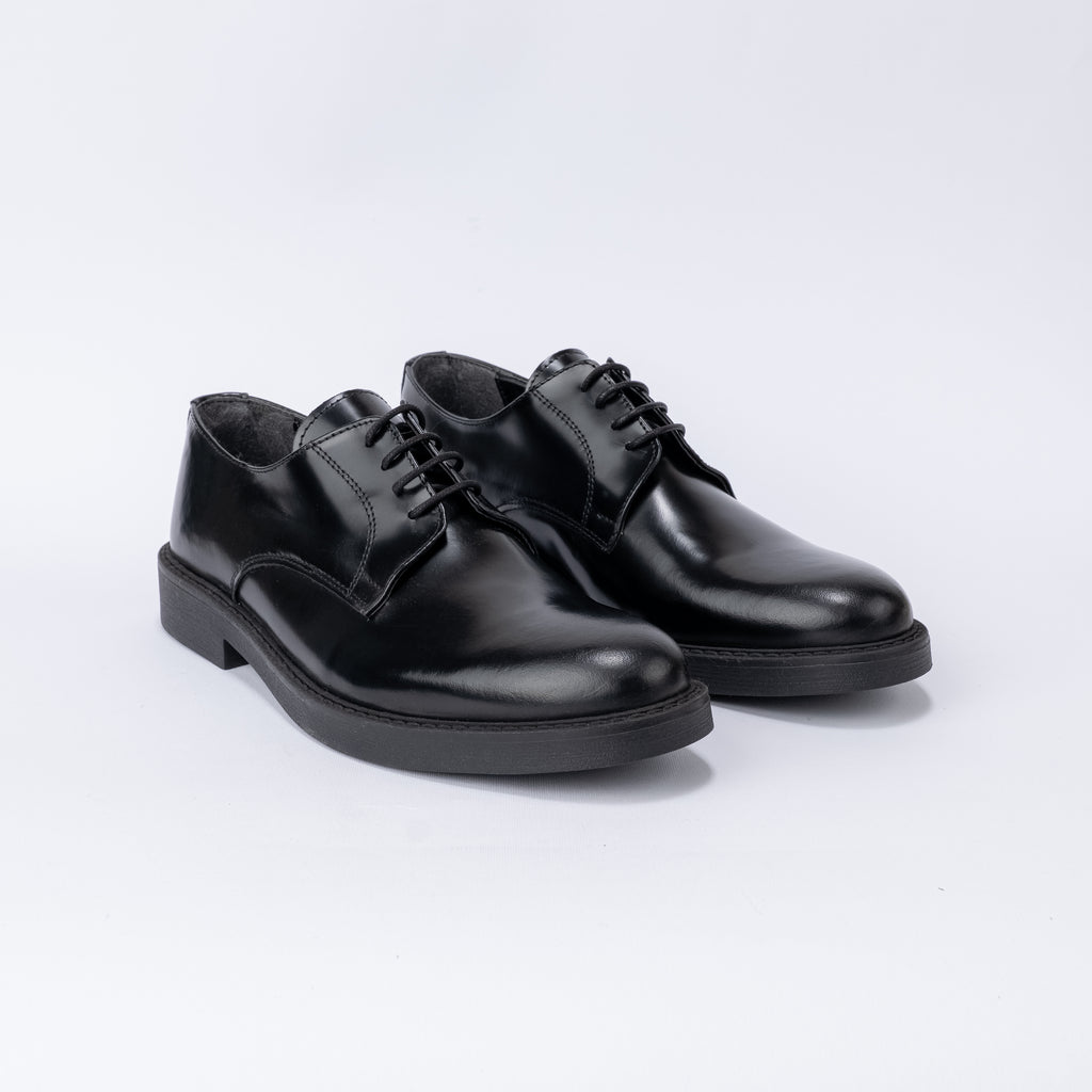 Mocasín brillante con cordones - Negro