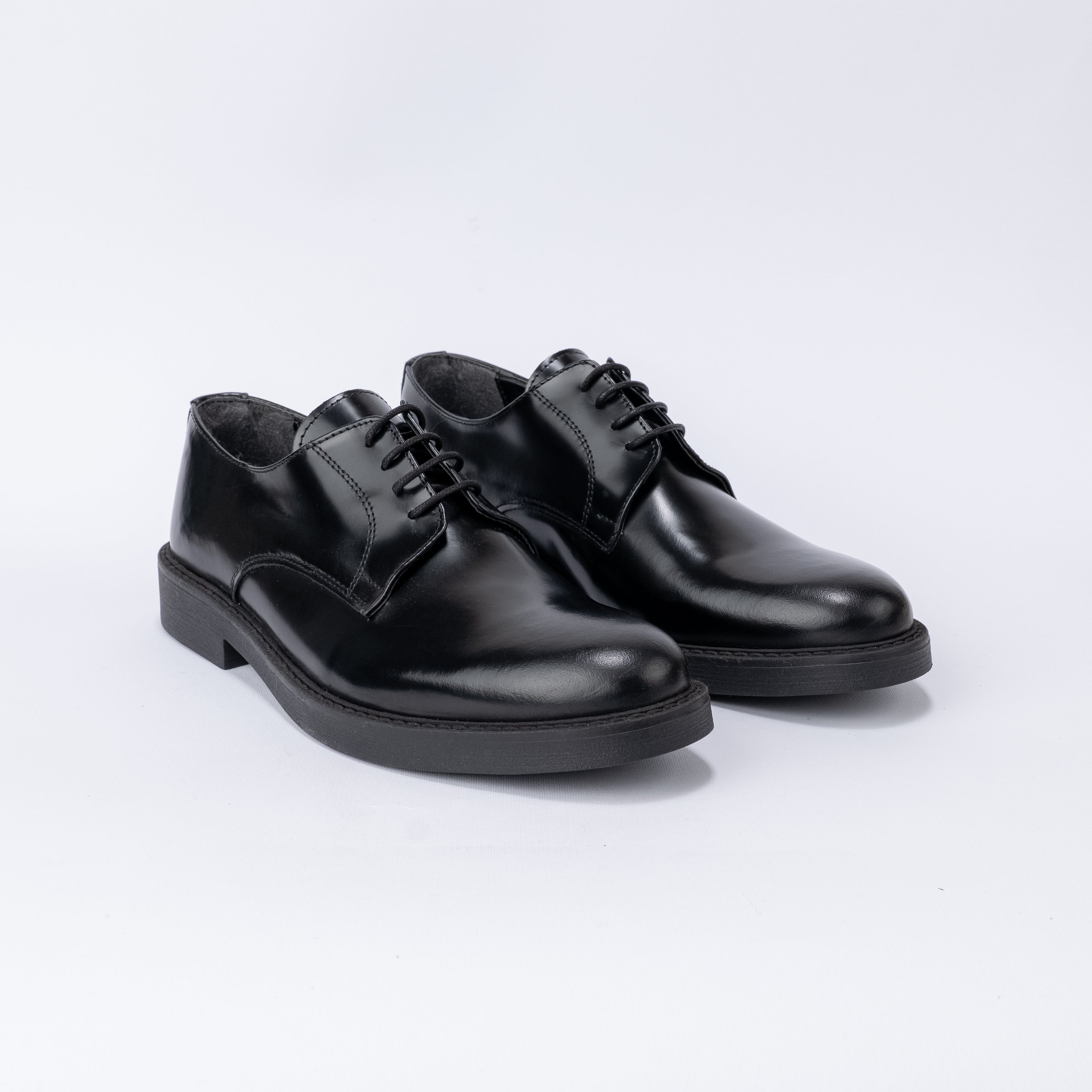 Mocasín brillante con cordones - Negro
