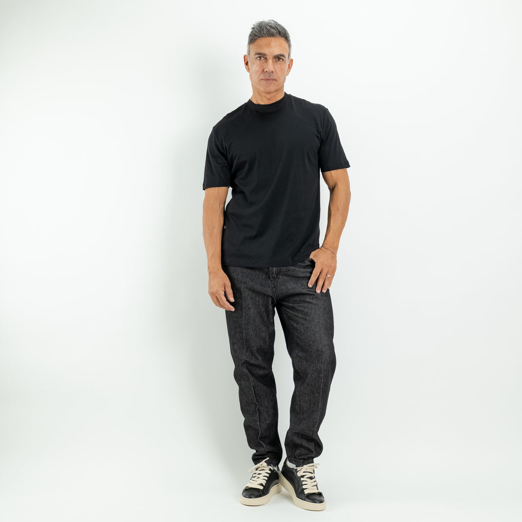 T-Shirt mit Rippkragen - Schwarz
