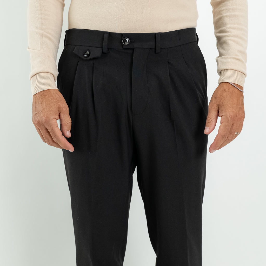 Maßgeschneiderte Hose mit doppelten Bundfalten – Schwarz