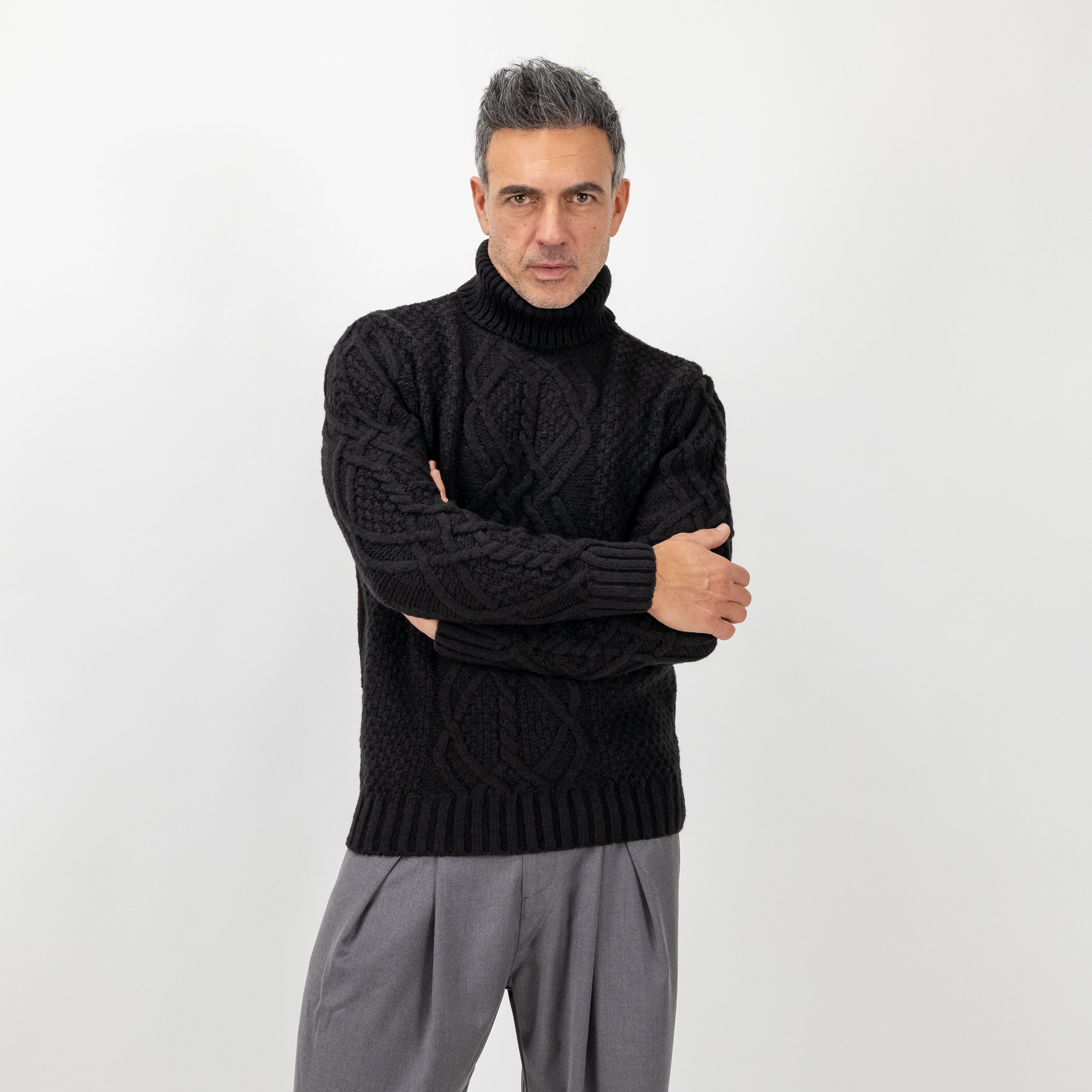 Maglione collo alto con trama a treccia - Nero