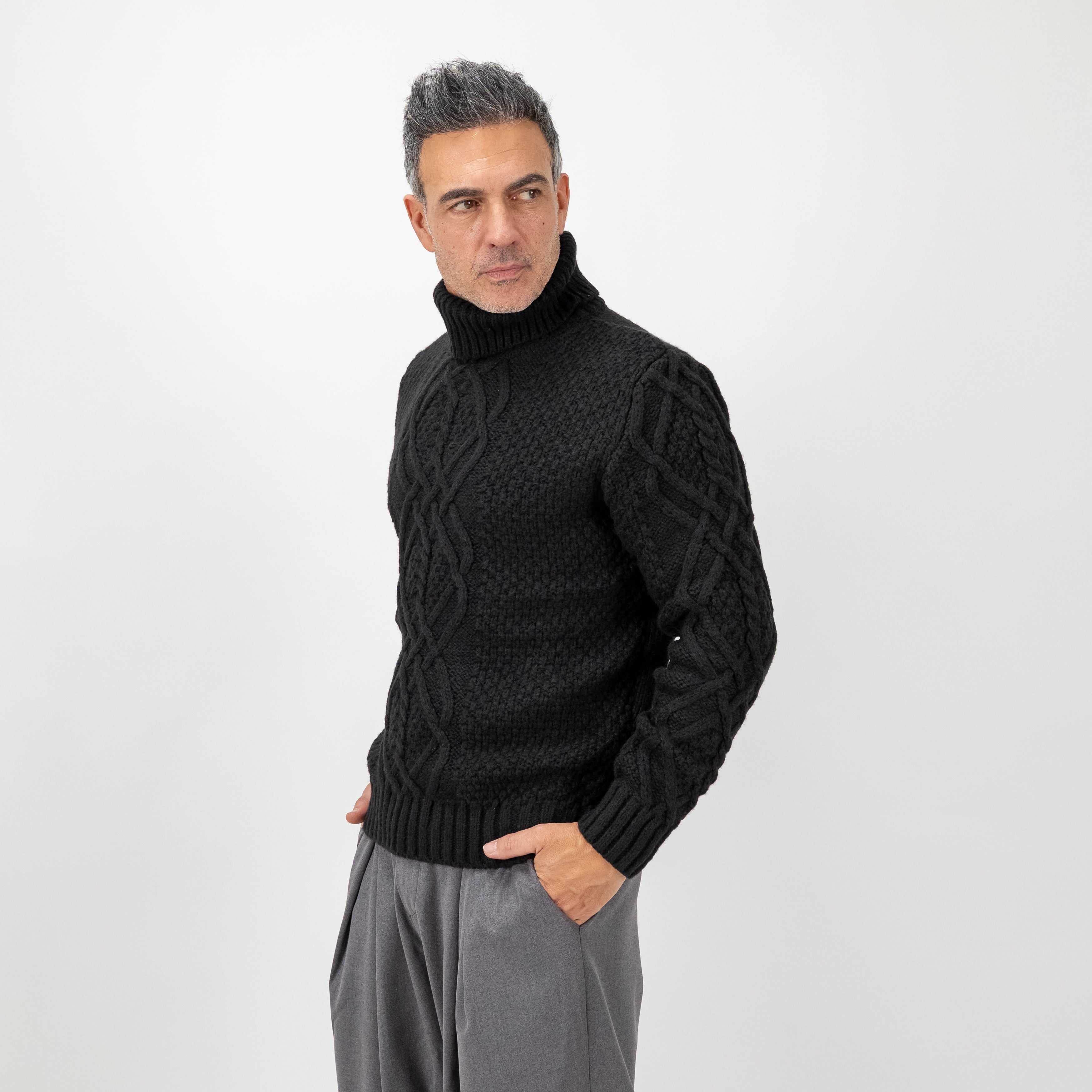 Maglione collo alto con trama a treccia - Nero