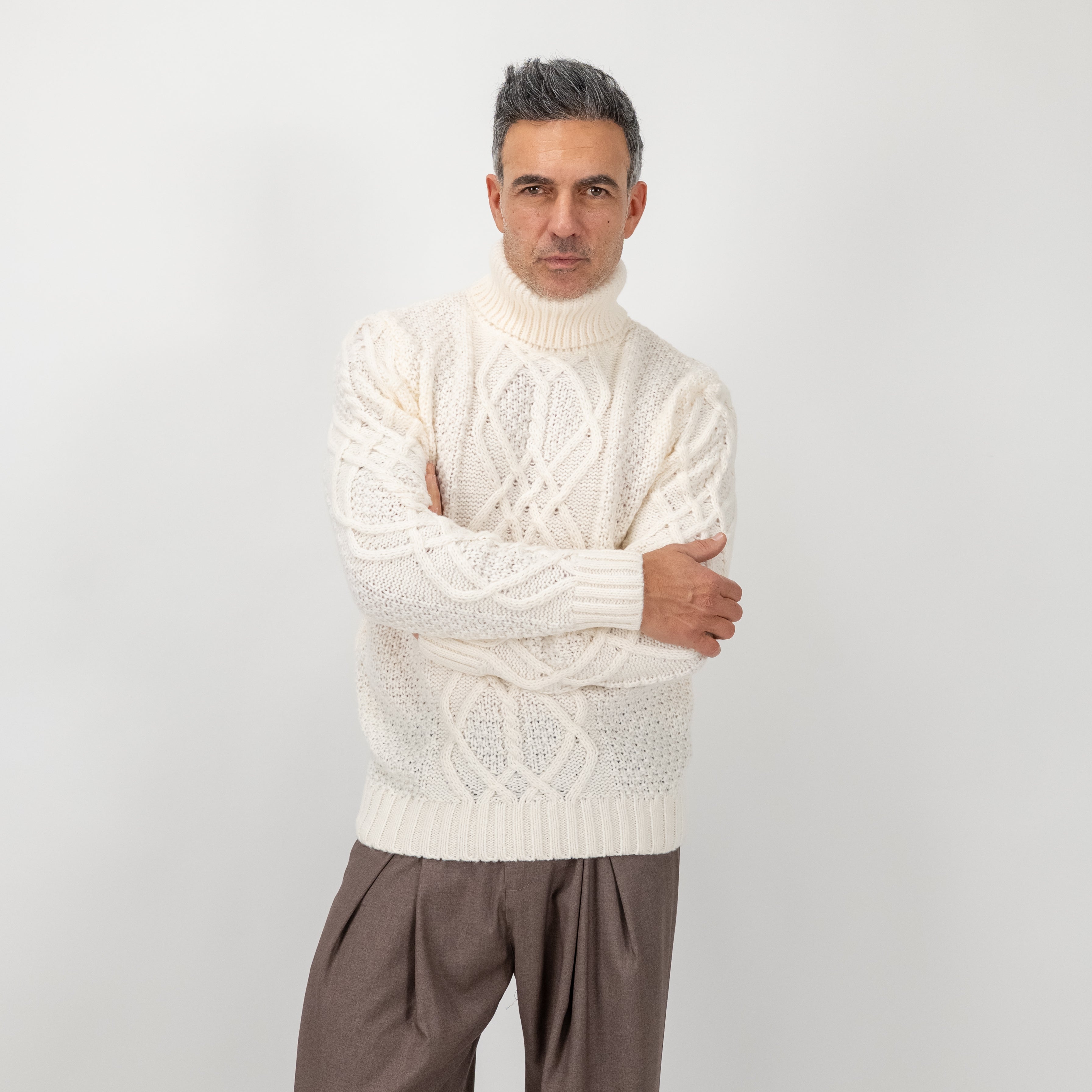 Maglione collo alto con trama a treccia - Panna