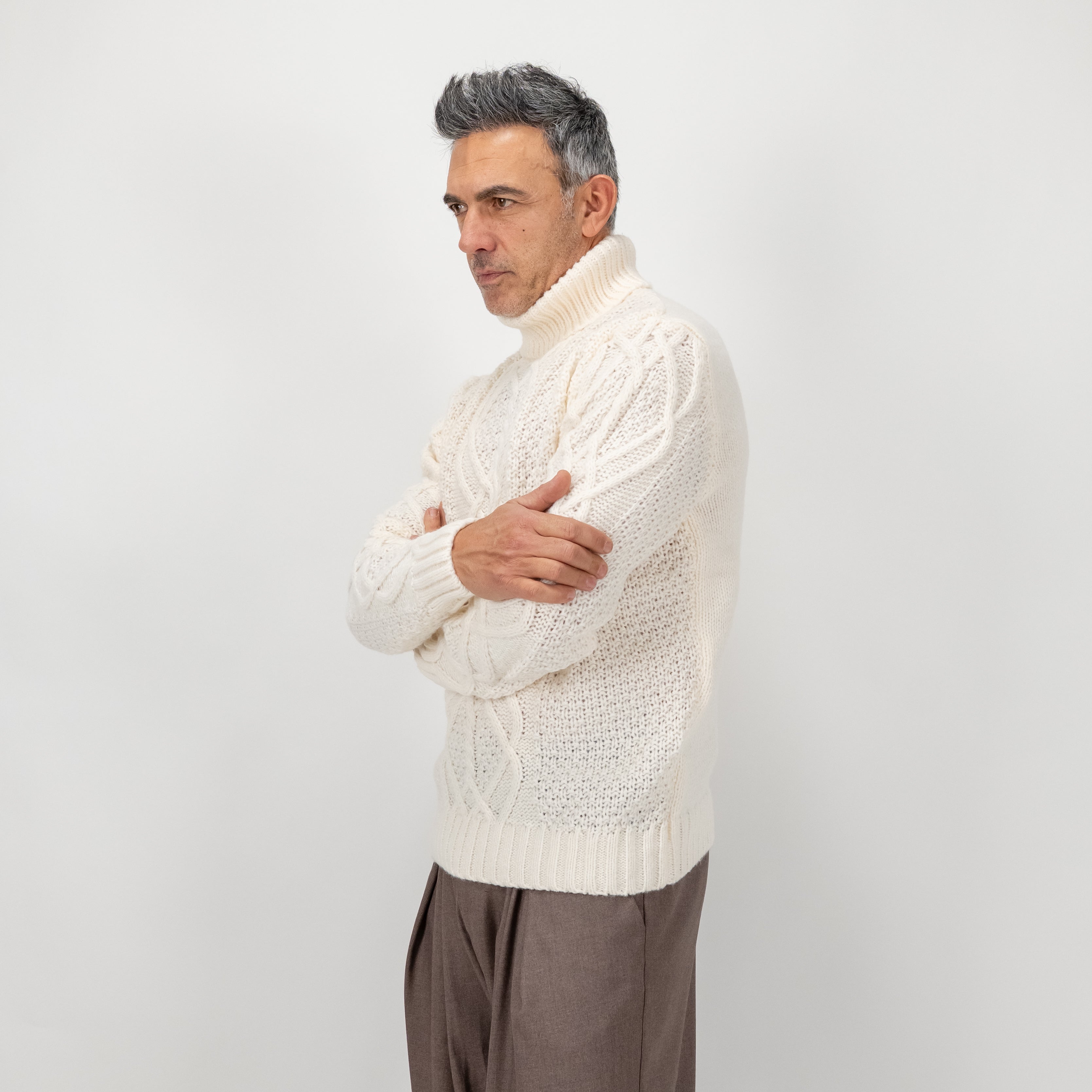 Maglione collo alto con trama a treccia - Panna