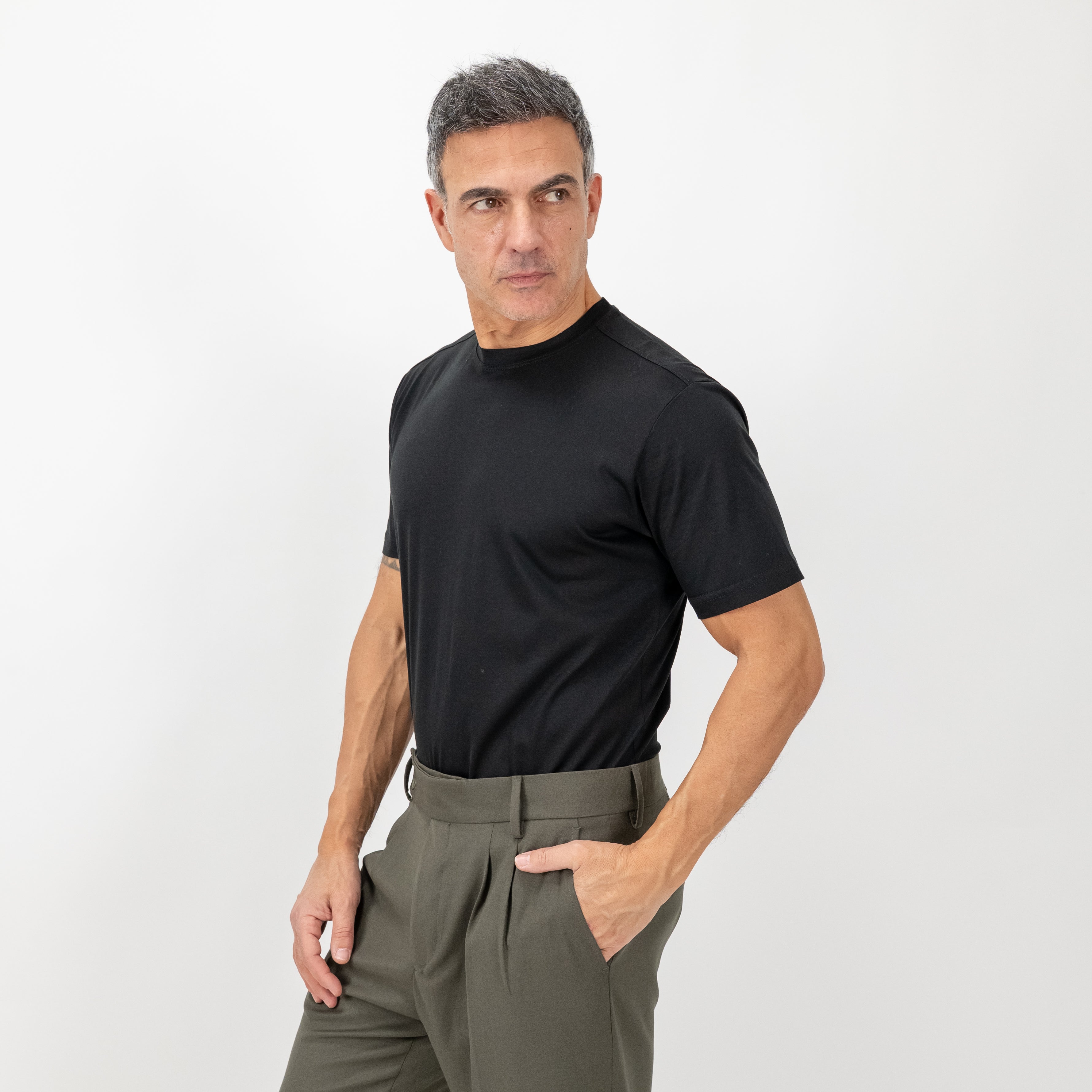 T-shirt in Filo di Scozia vestibilità aderente - Nero