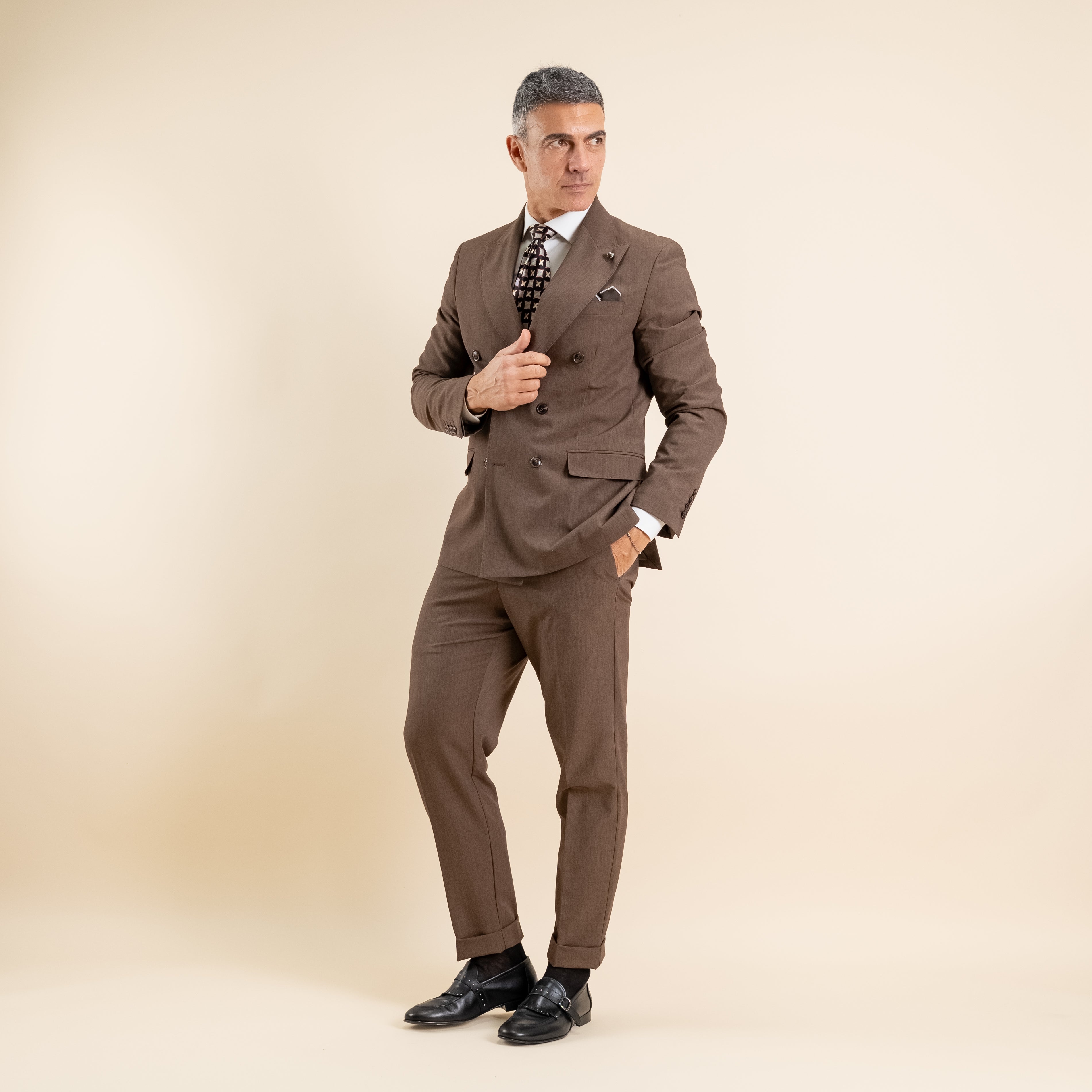 Abito doppio petto con pantalone con fibbia laterale - Moro