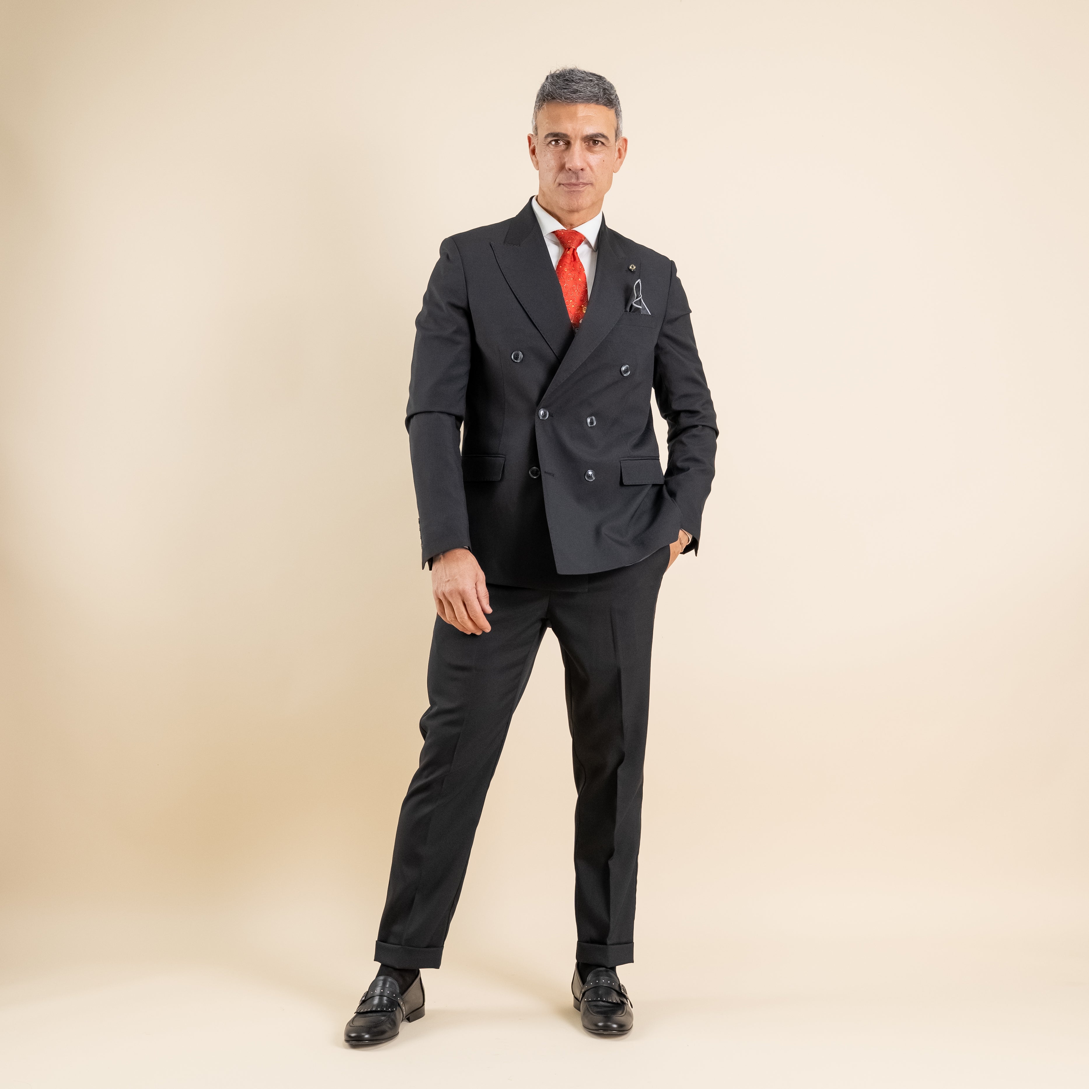 Abito doppio petto con pantalone con fibbia laterale - Nero