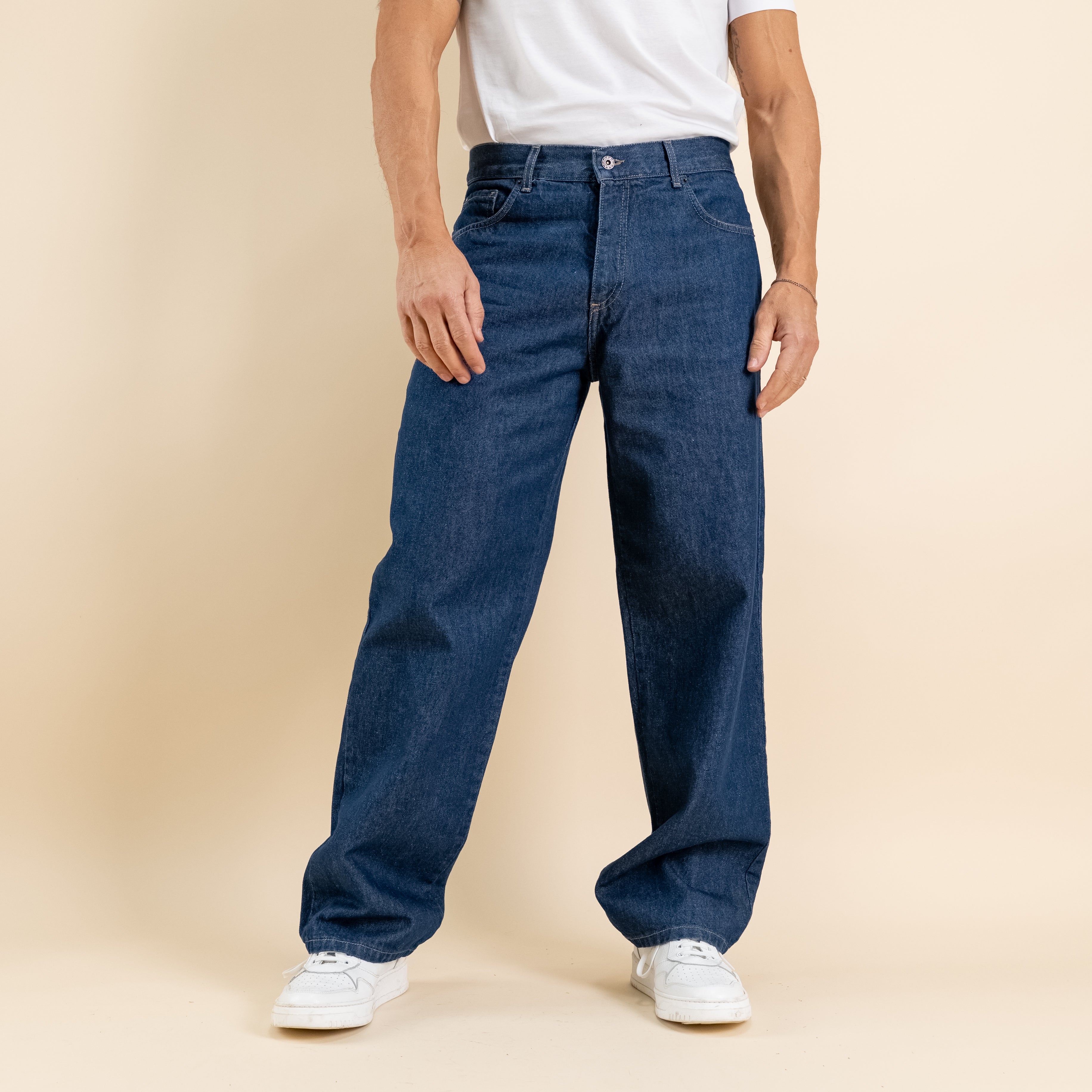 Baggy fit jeans with contrast stitching