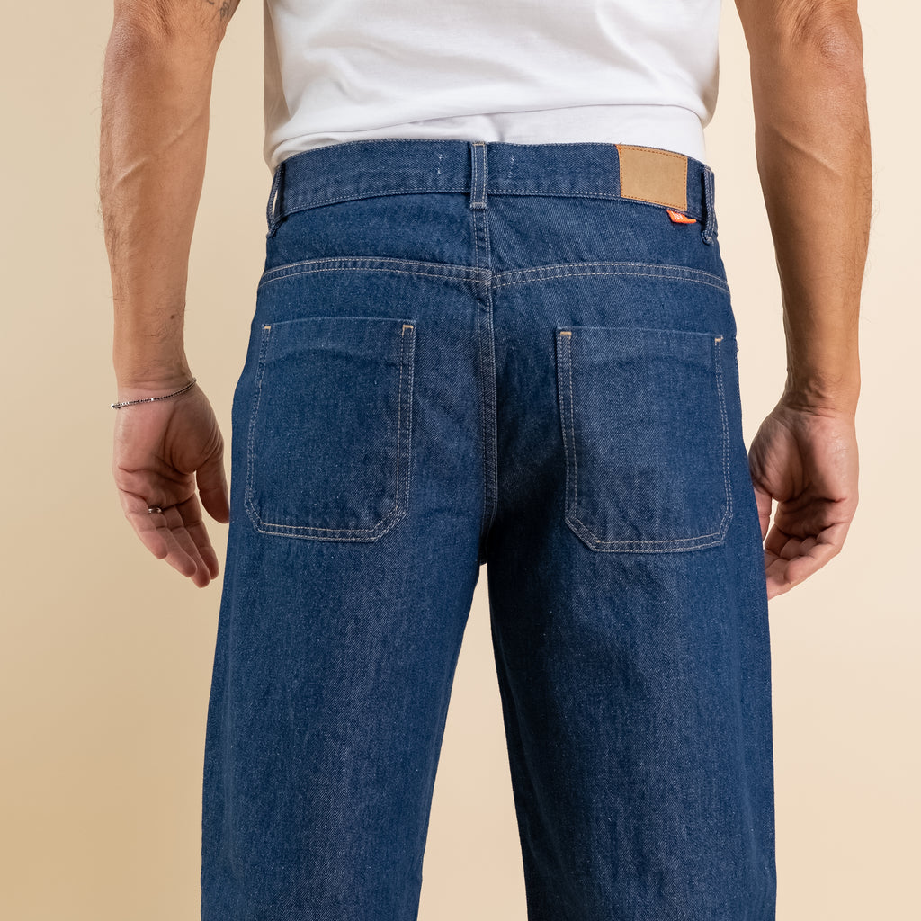 Baggy fit jeans with contrast stitching