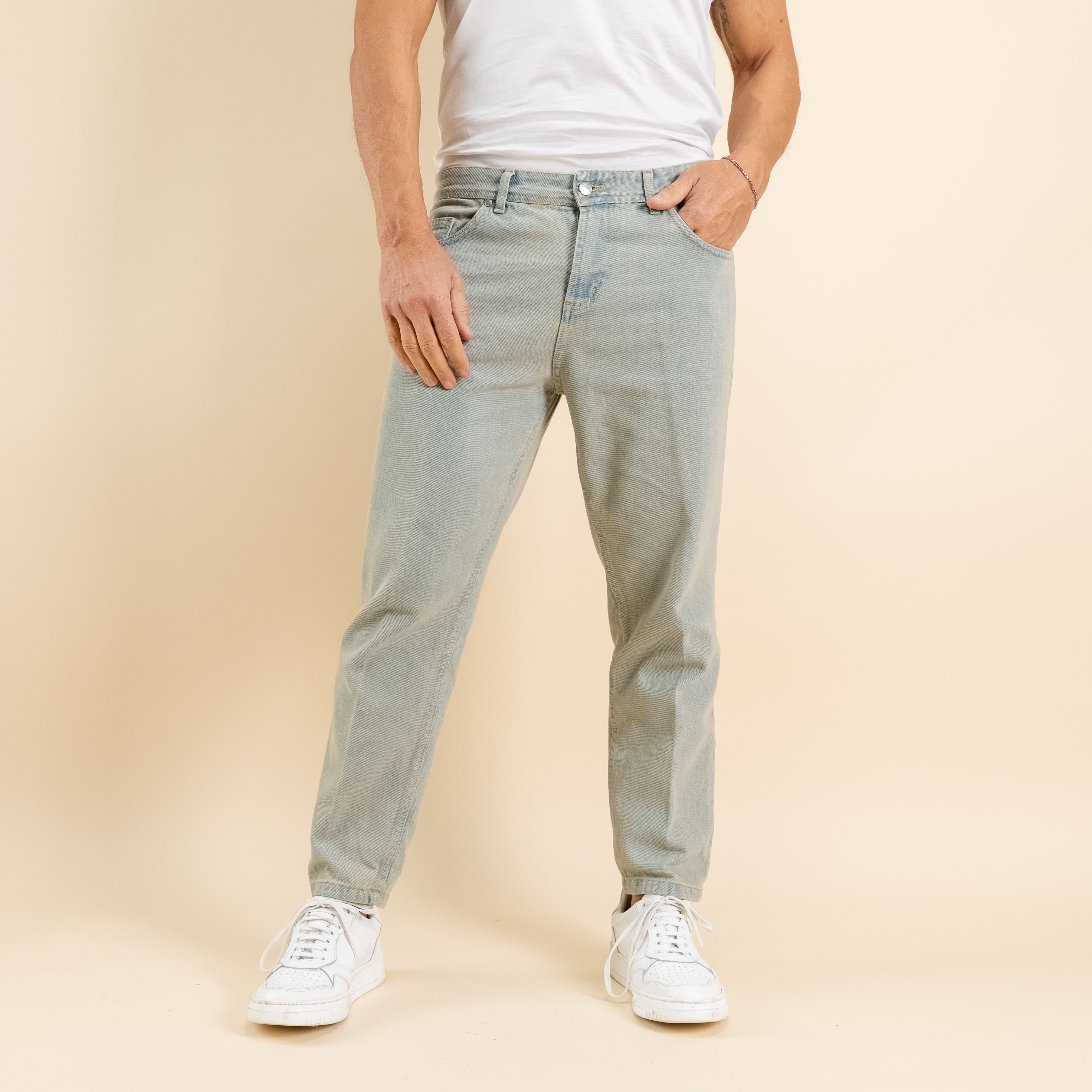 Jeans sartoriale sabbiato relaxed fit