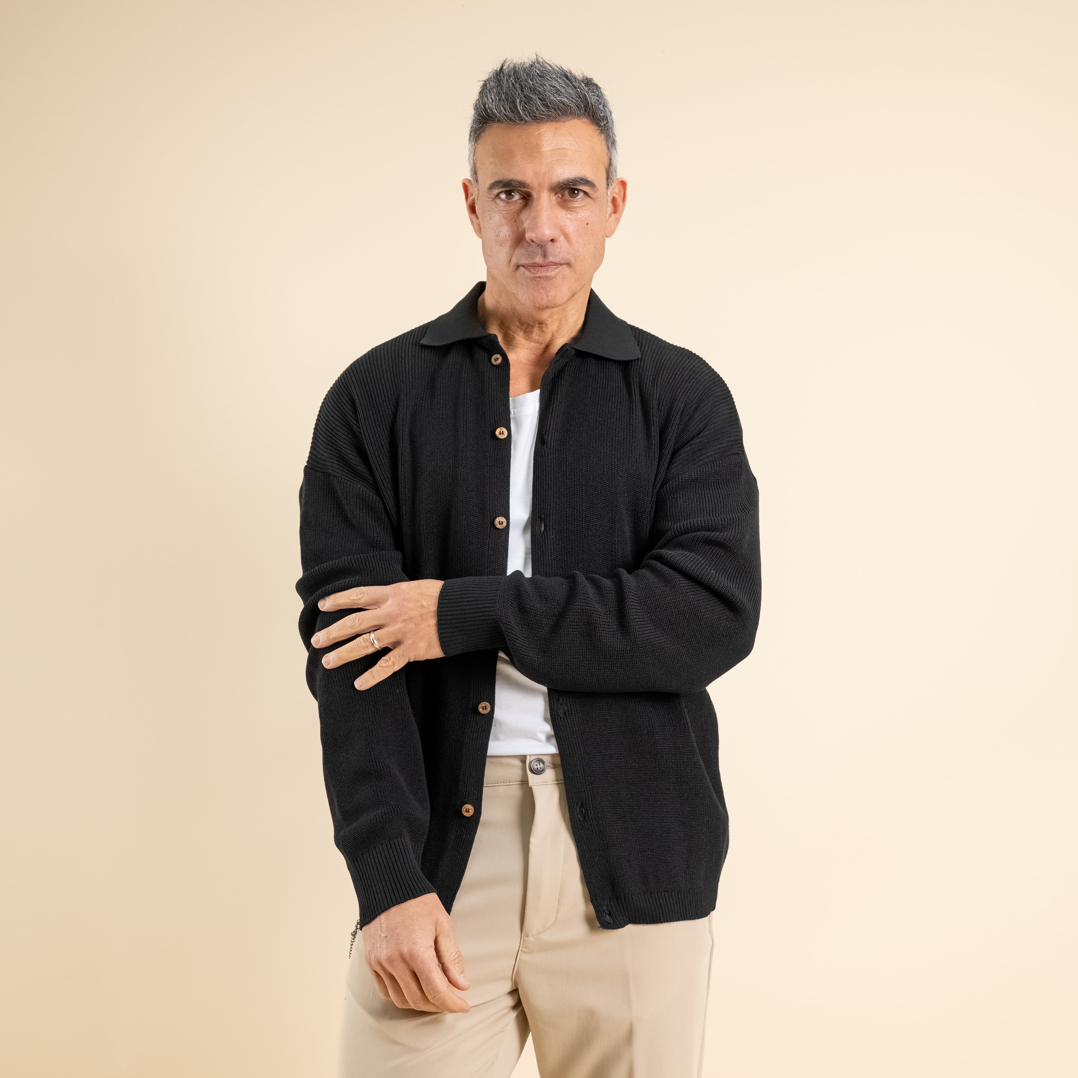 Polo a costine con bottoni a contrasto - Nero