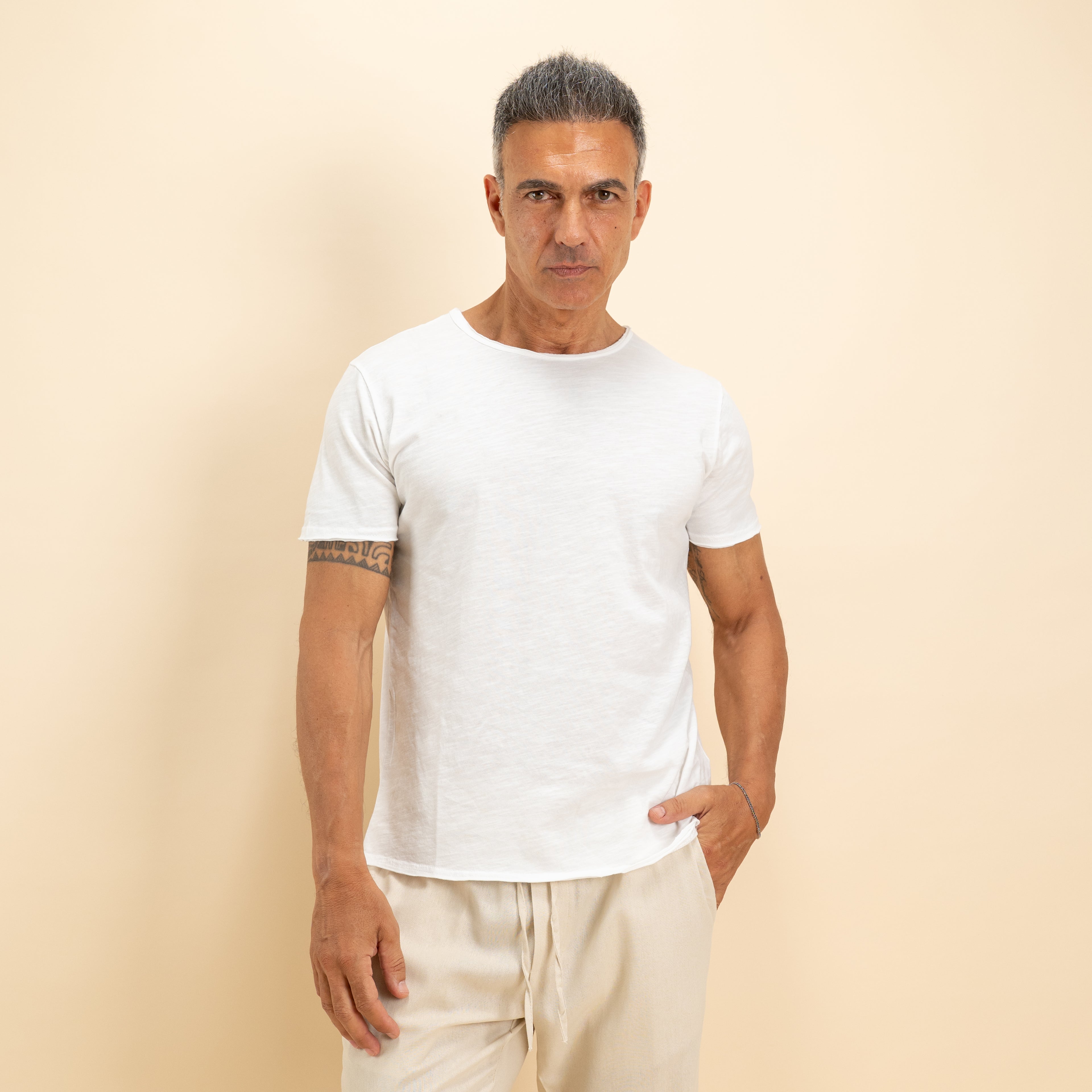 T-shirt scollo a barca taglio vivo - Bianco