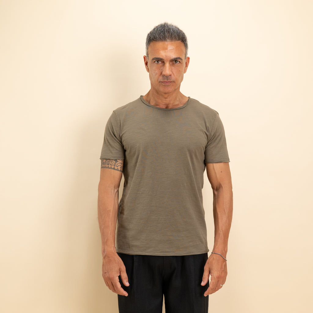 T-shirt scollo a barca taglio vivo - Verde Militare