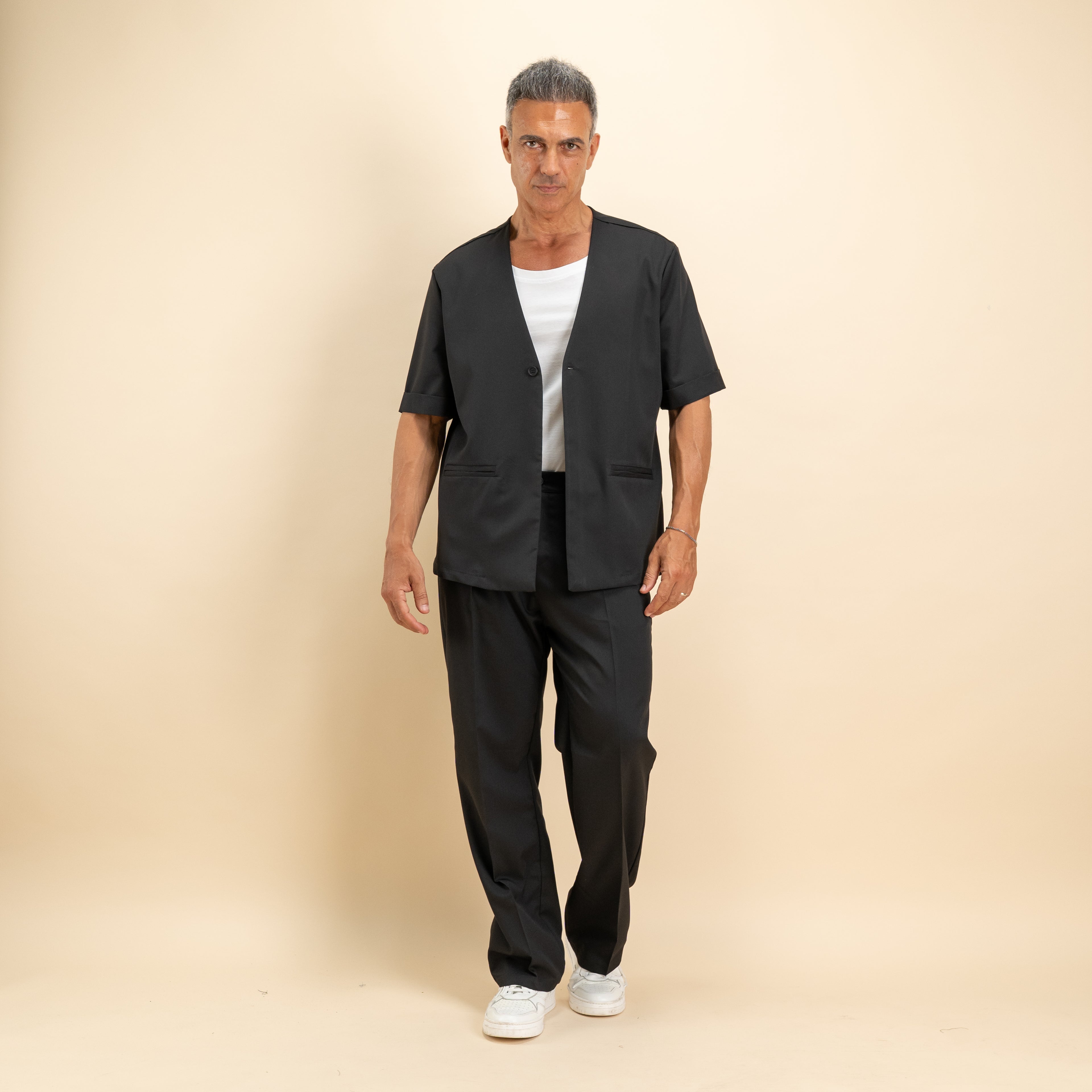 Coordinato camicia scollo a V e pantalone palazzo - Nero