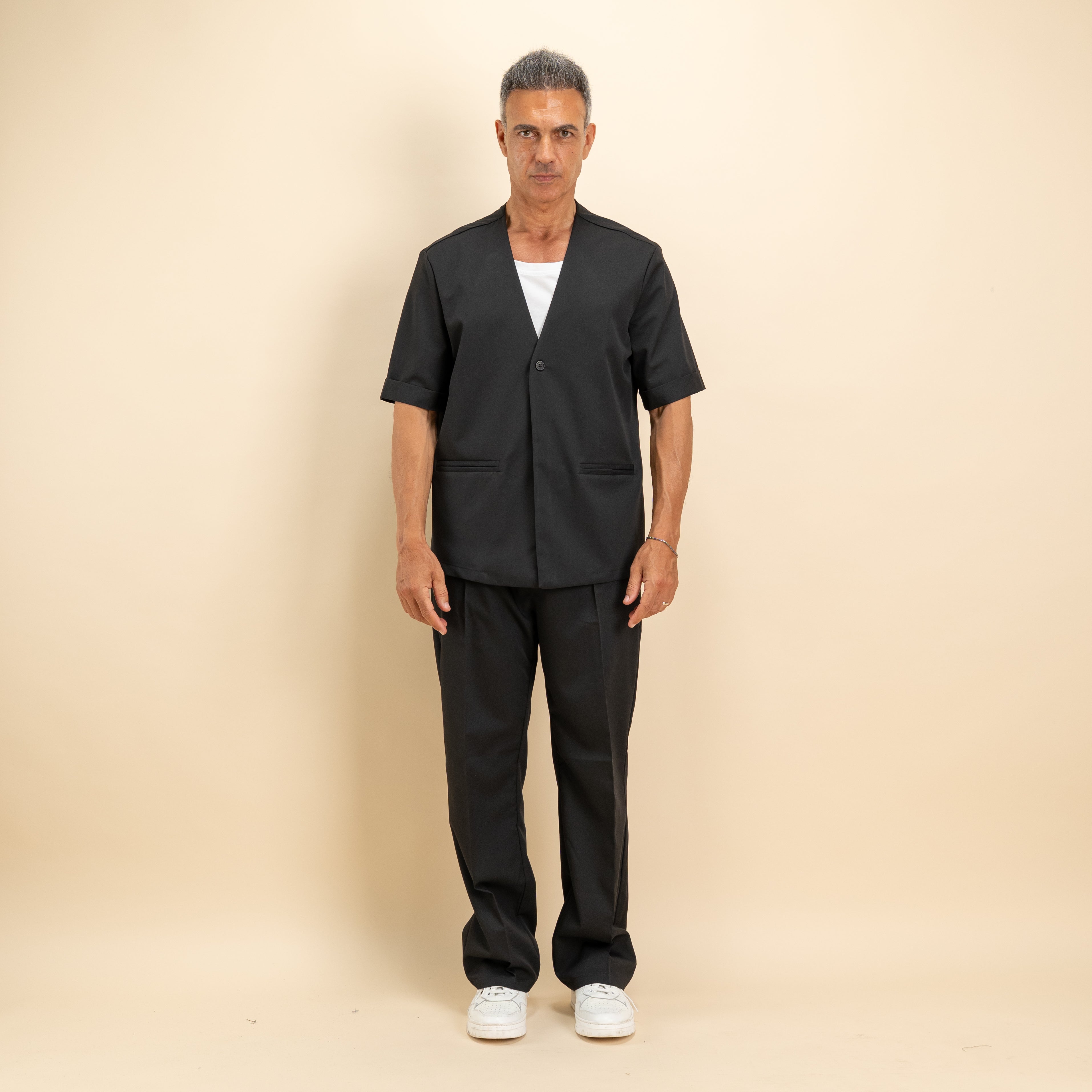 Coordinato camicia scollo a V e pantalone palazzo - Nero