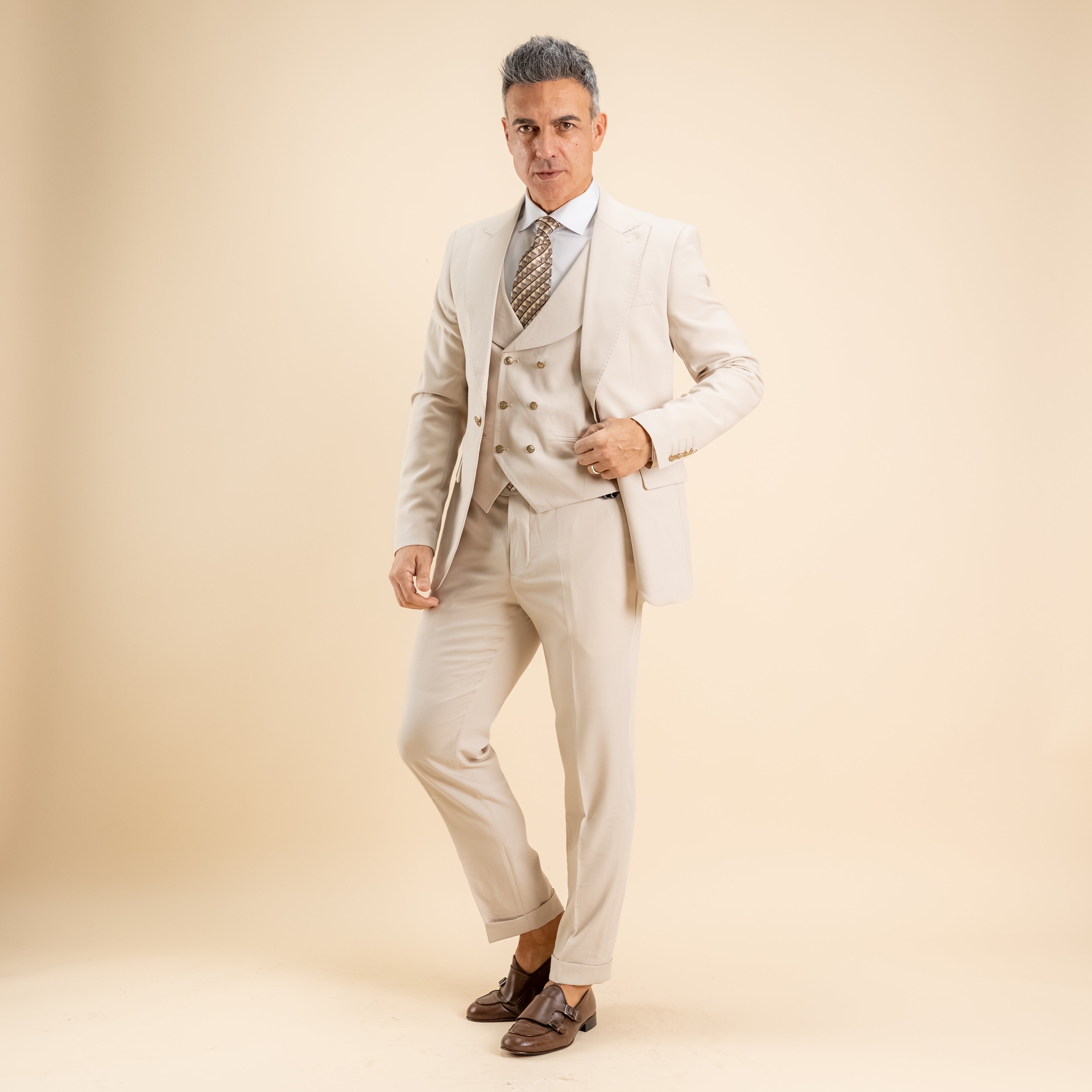 Abito monopetto bottoni oro con panciotto - Beige