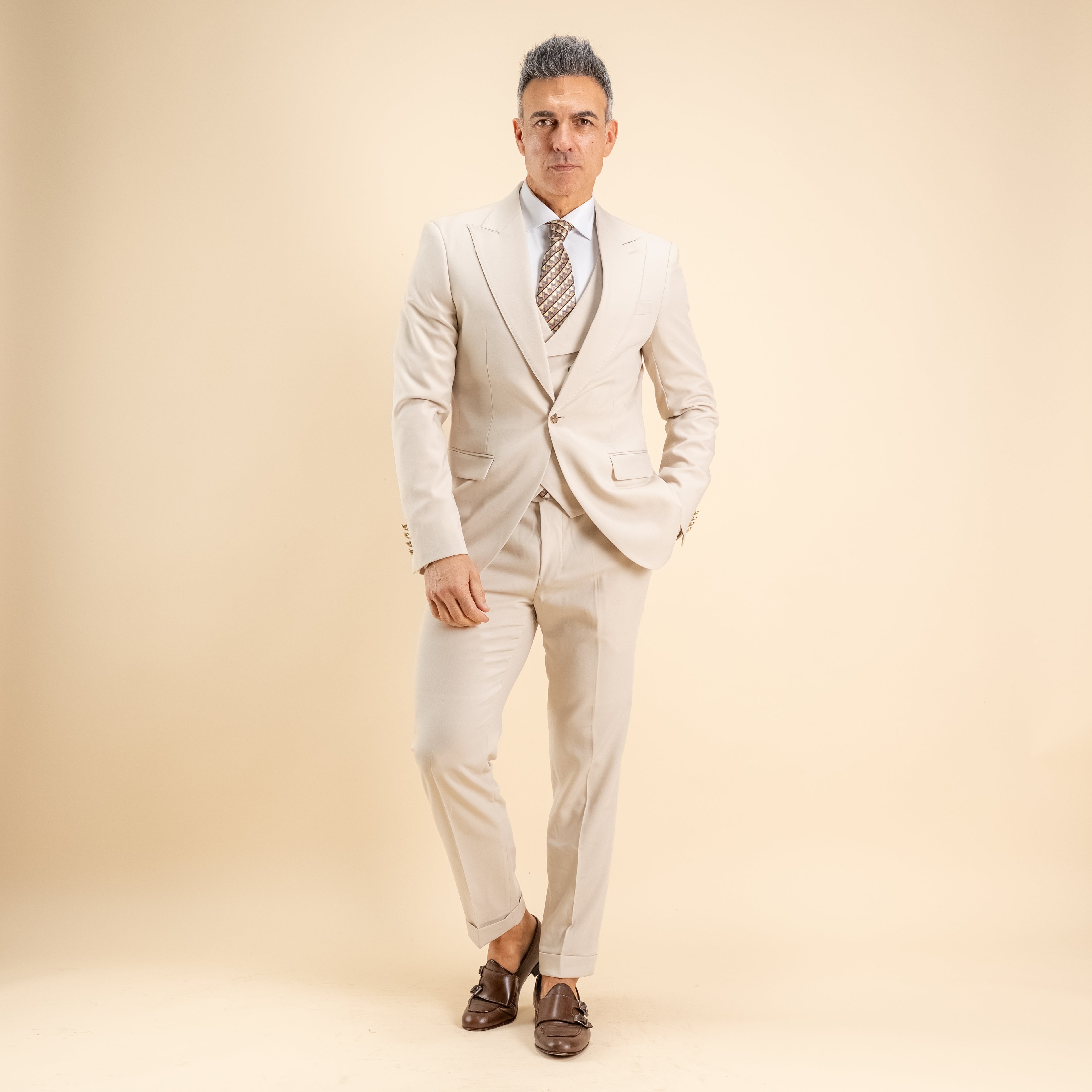 Abito monopetto bottoni oro con panciotto - Beige