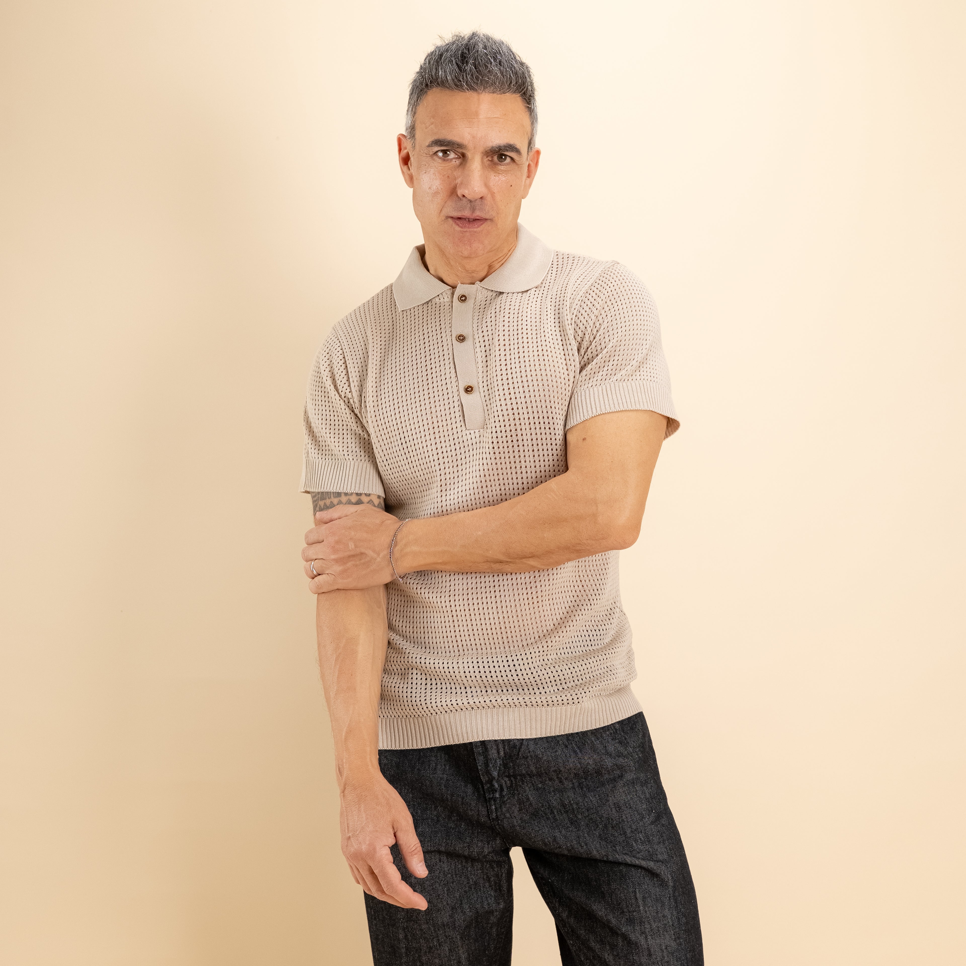 Polo traforata con bottoni a contrasto - Beige