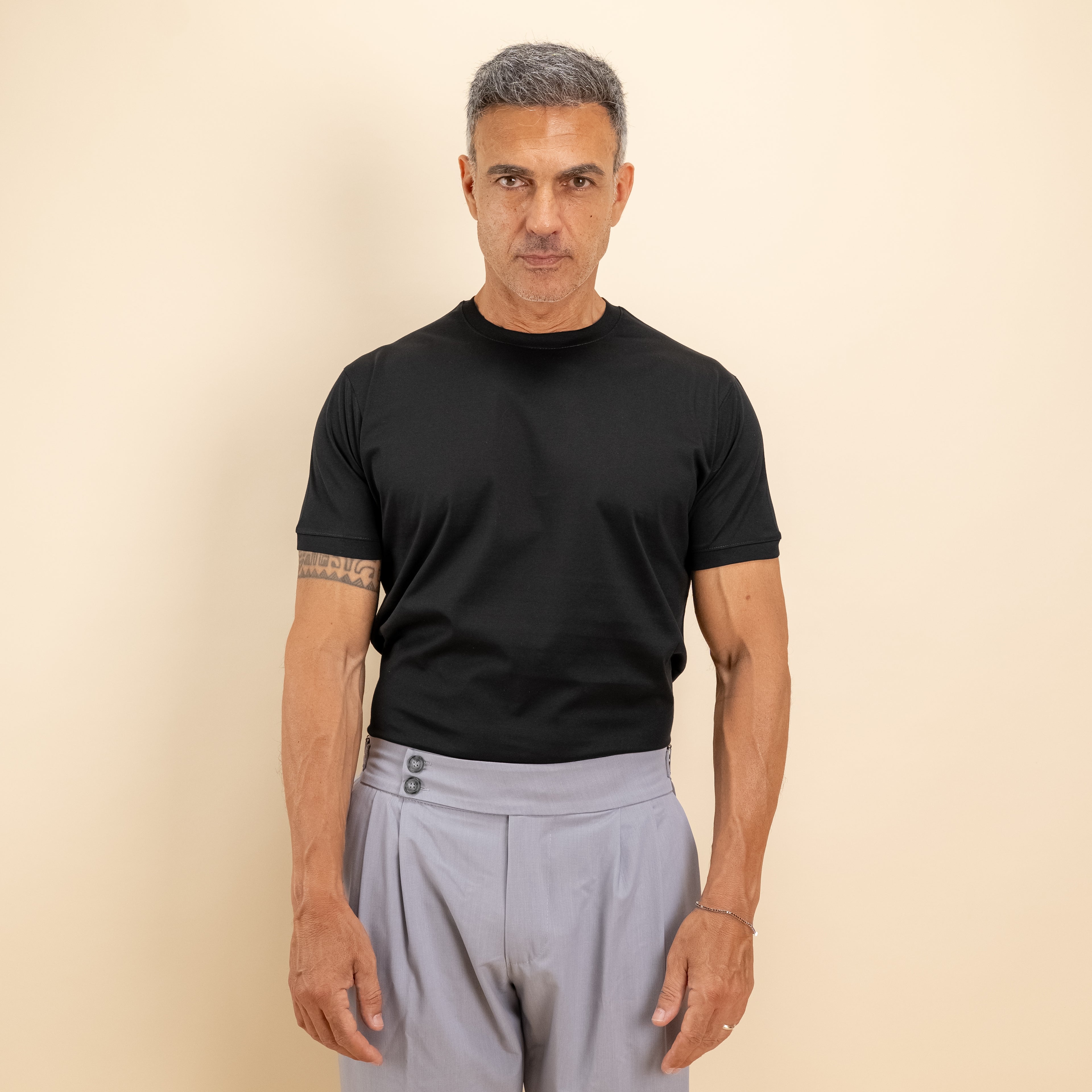 T-shirt in Filo di Scozia 2.0 con bordi a costina - Nero