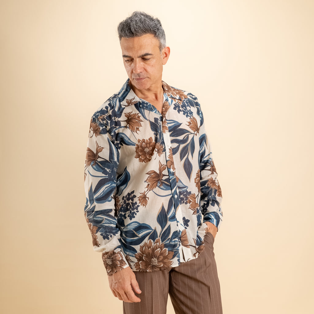 Camicia a fantasia in mussola di cotone velato