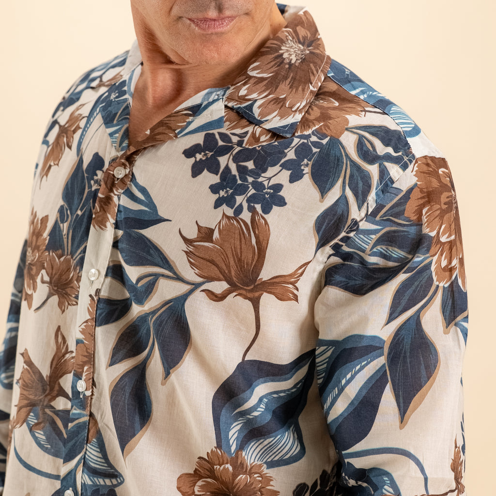 Camicia a fantasia in mussola di cotone velato