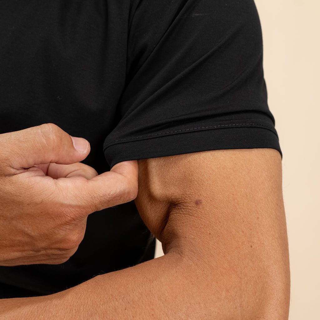 T-shirt in Filo di Scozia 2.0 con bordi a costina - Nero