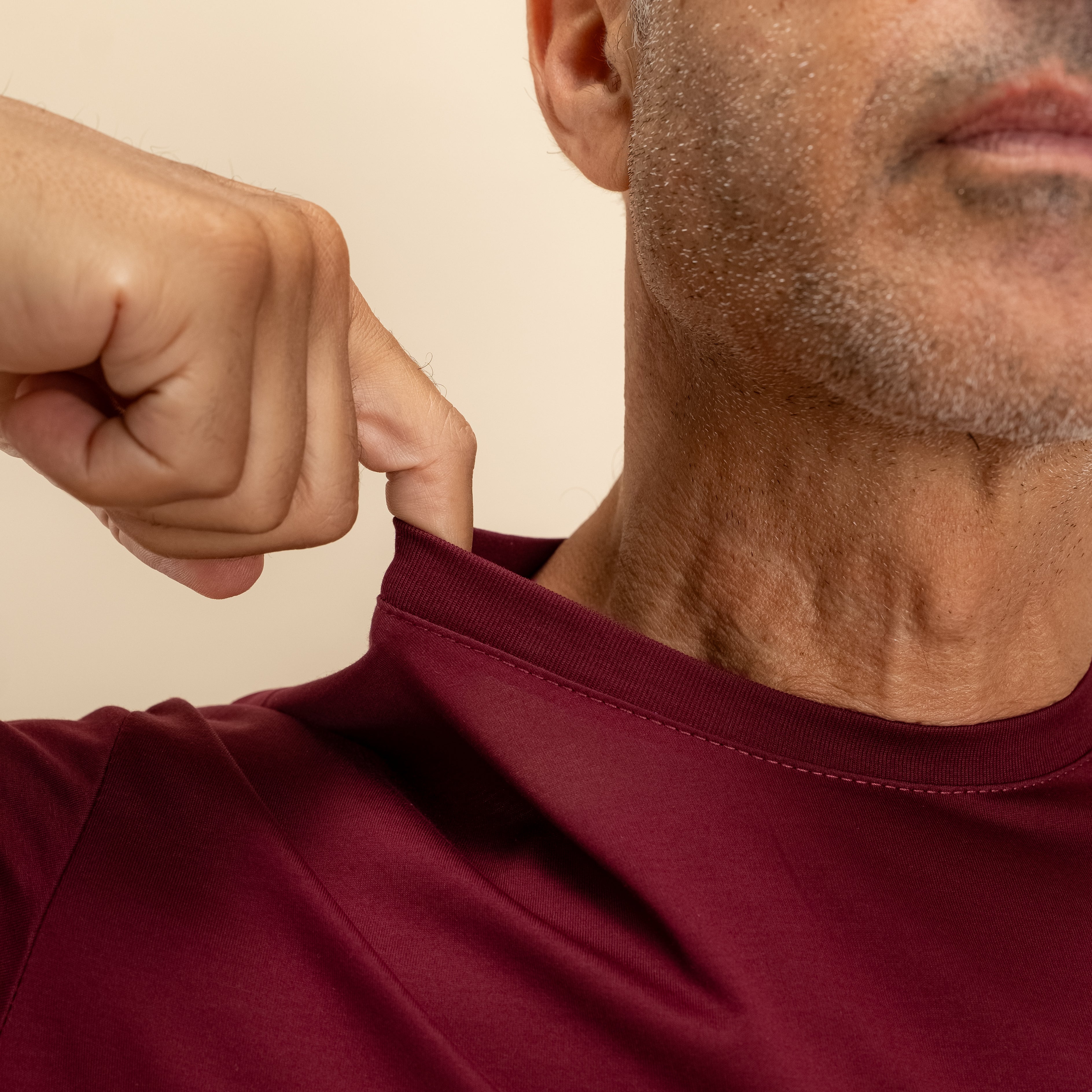 T-shirt in Filo di Scozia 2.0 con bordi a costina - Bordeaux